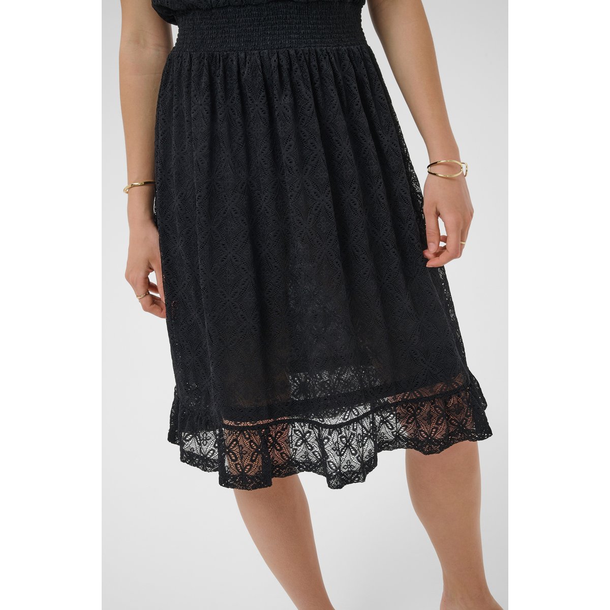 Robe noir pitch black, CREAM
