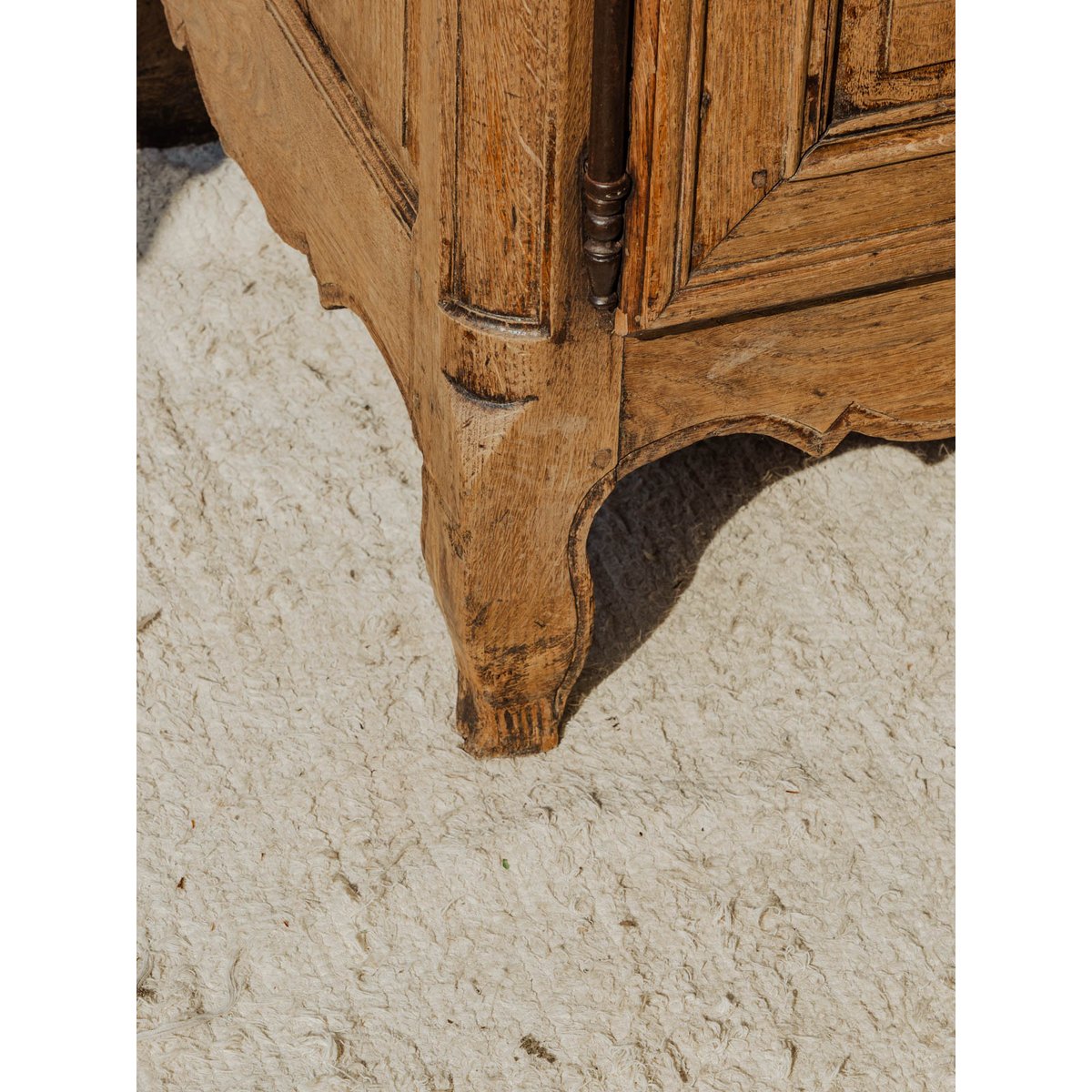Grand buffet en bois Gilbert N°1543 - Bon état bois clair, DEBONGOUT