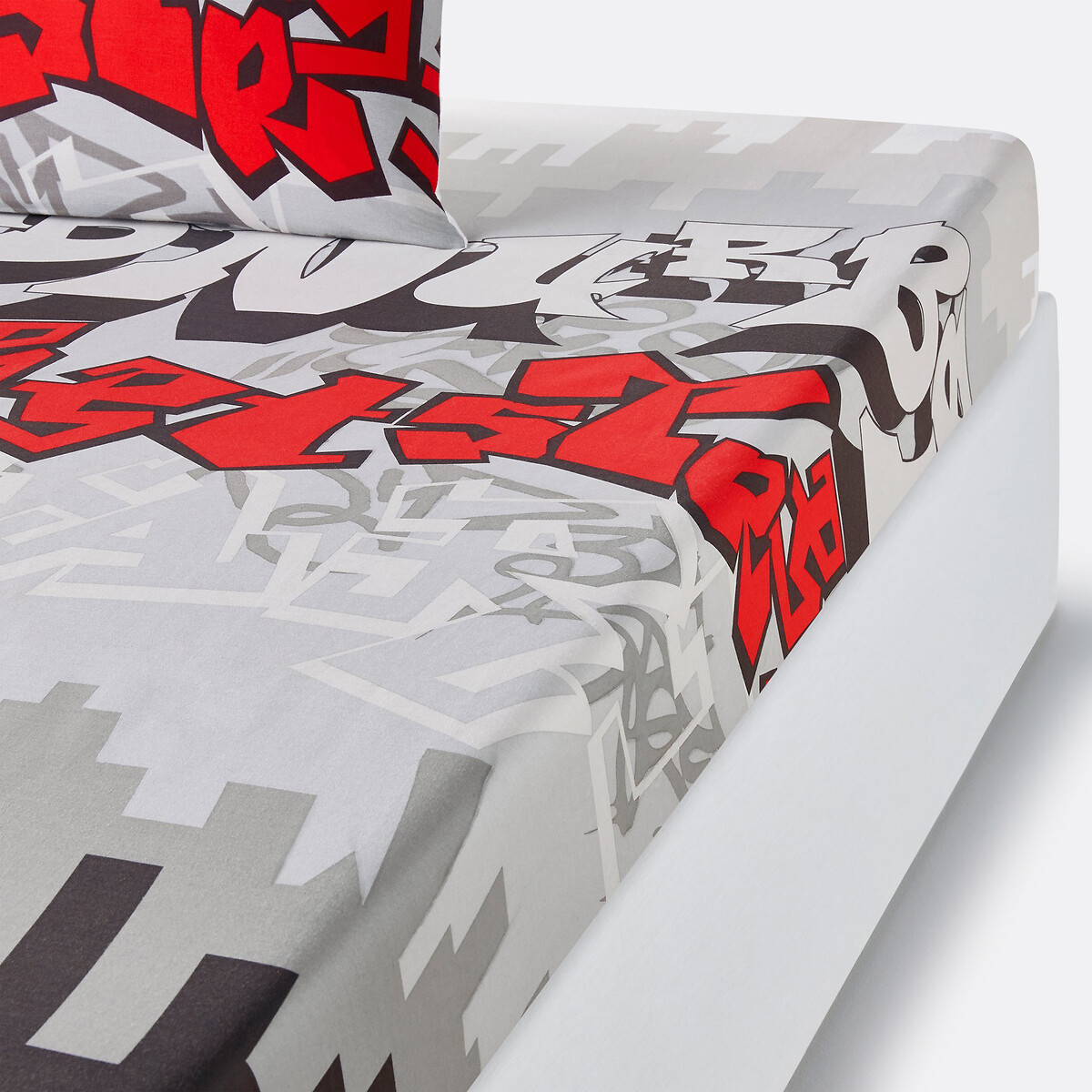 Urban Graph Graffiti Cotton Fitted Sheet grey with red/white print, SO'HOME