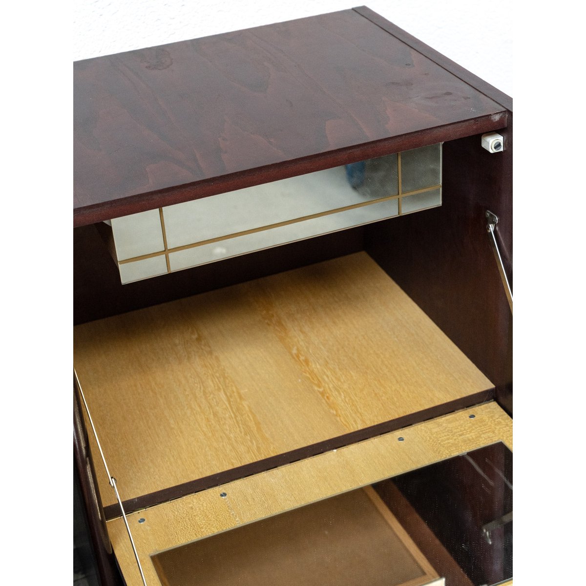 Paire de tables de chevet en bois foncé style 70's Maïa N°1618 - Bon état bois foncé, DEBONGOUT