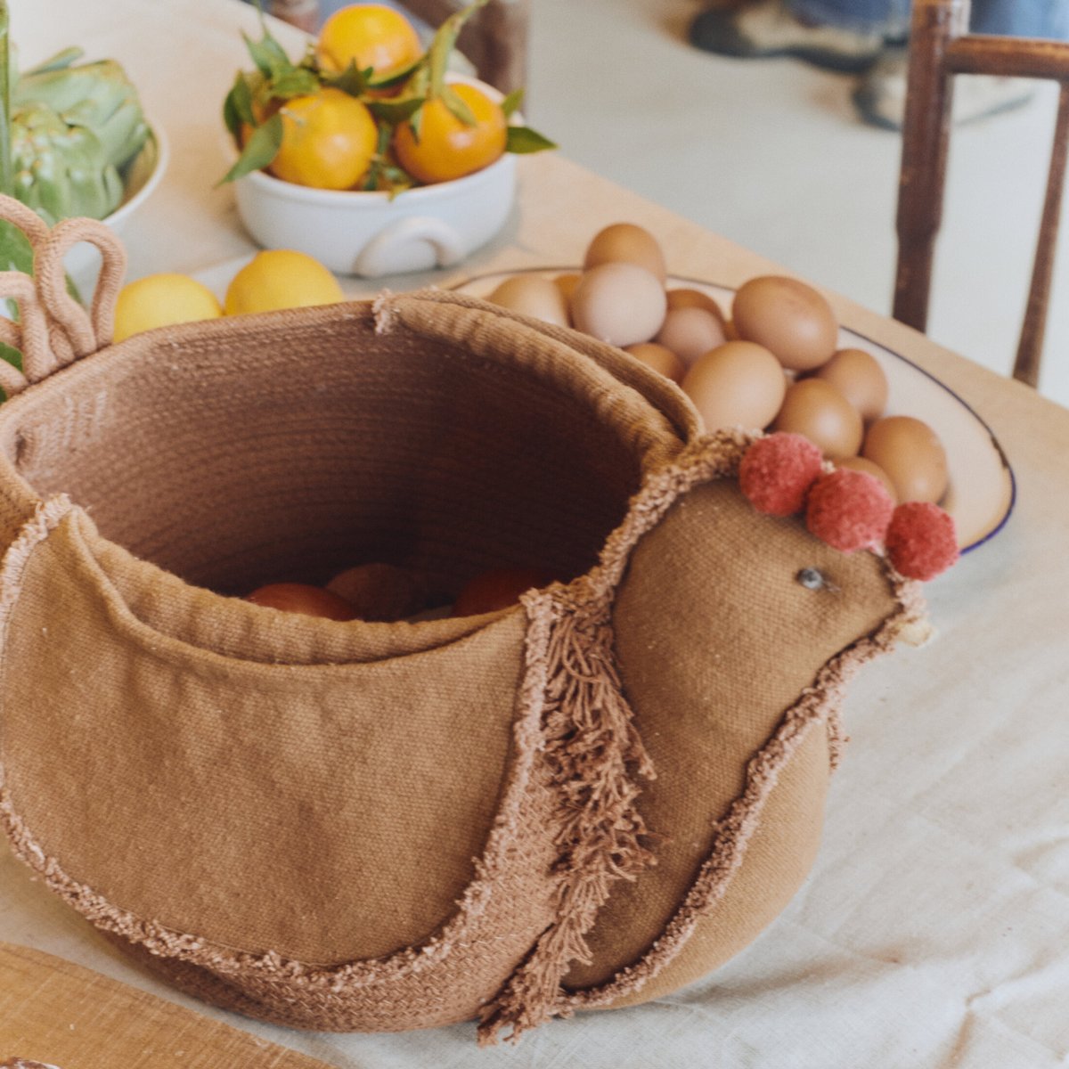 Cesta enfant en coton Poule Toffee GROWING UP ON A FARM caramel, LORENA CANALS