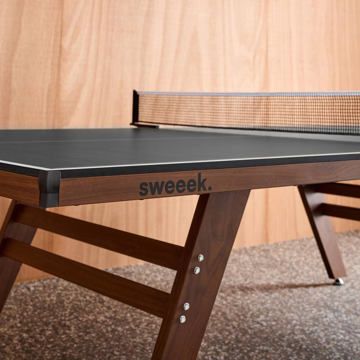 Table de ping pong intérieur deluxe avec 2 raquettes et 3 balles  TABLE DE PING PONG INTÉRIEUR DELUXE gris, SWEEEK