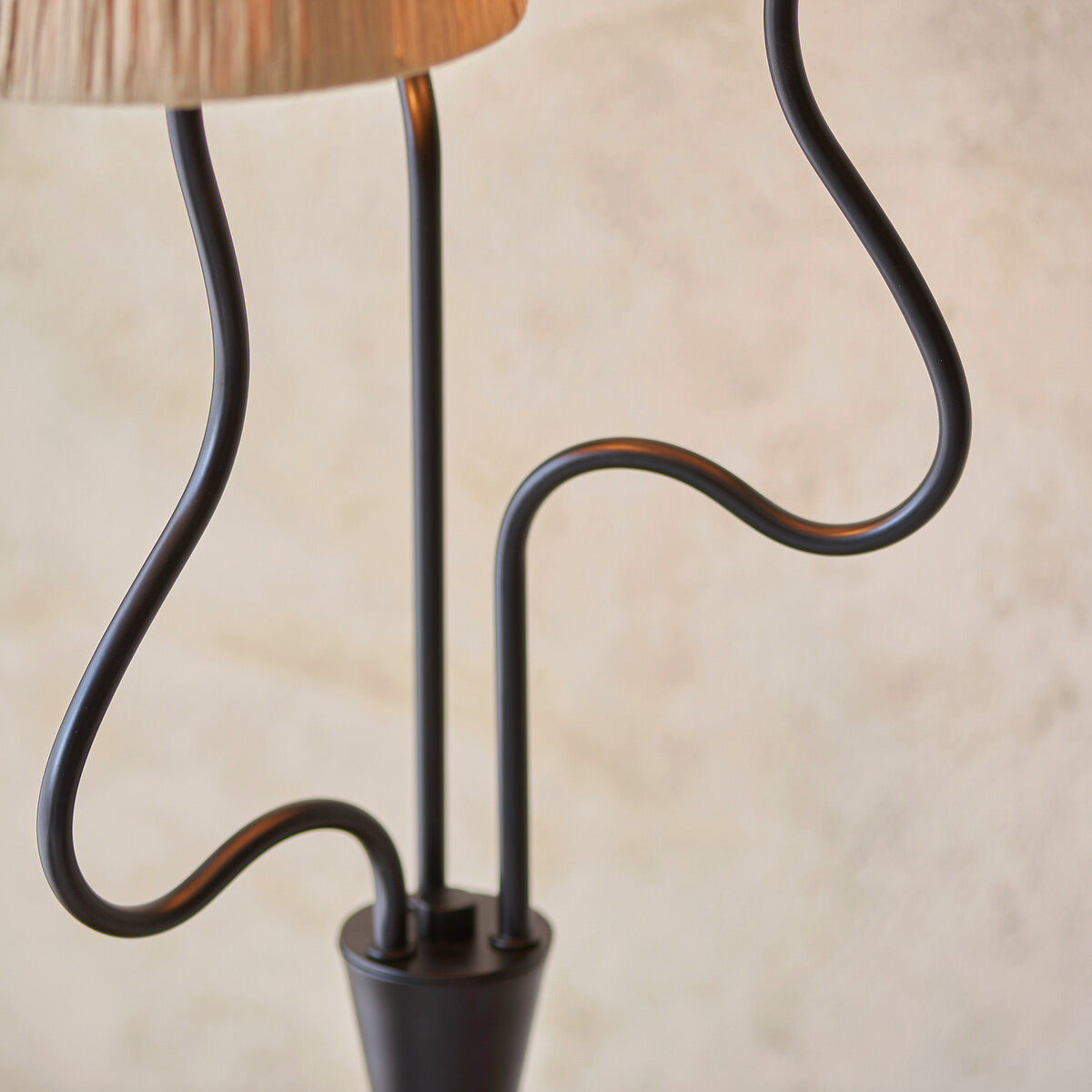 Wesley 3-Light Wriggle Floor Lamp black, ÉDITÉ