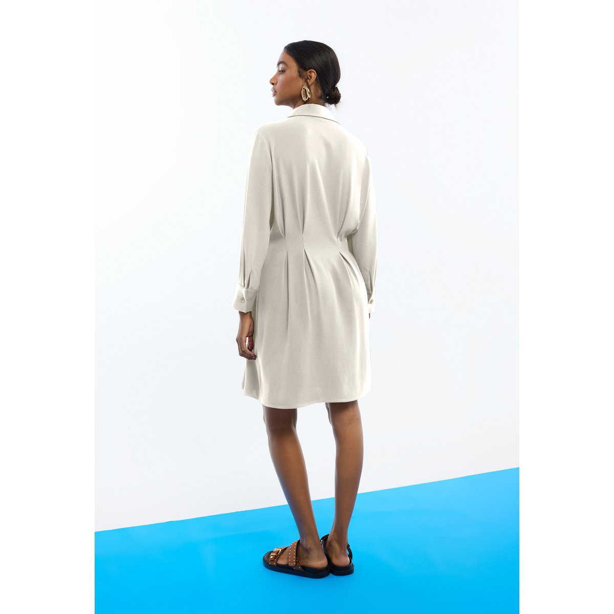 Robe-chemise boutonnée avec ceinture et poches à rabat pierre, LOLA CASADEMUNT