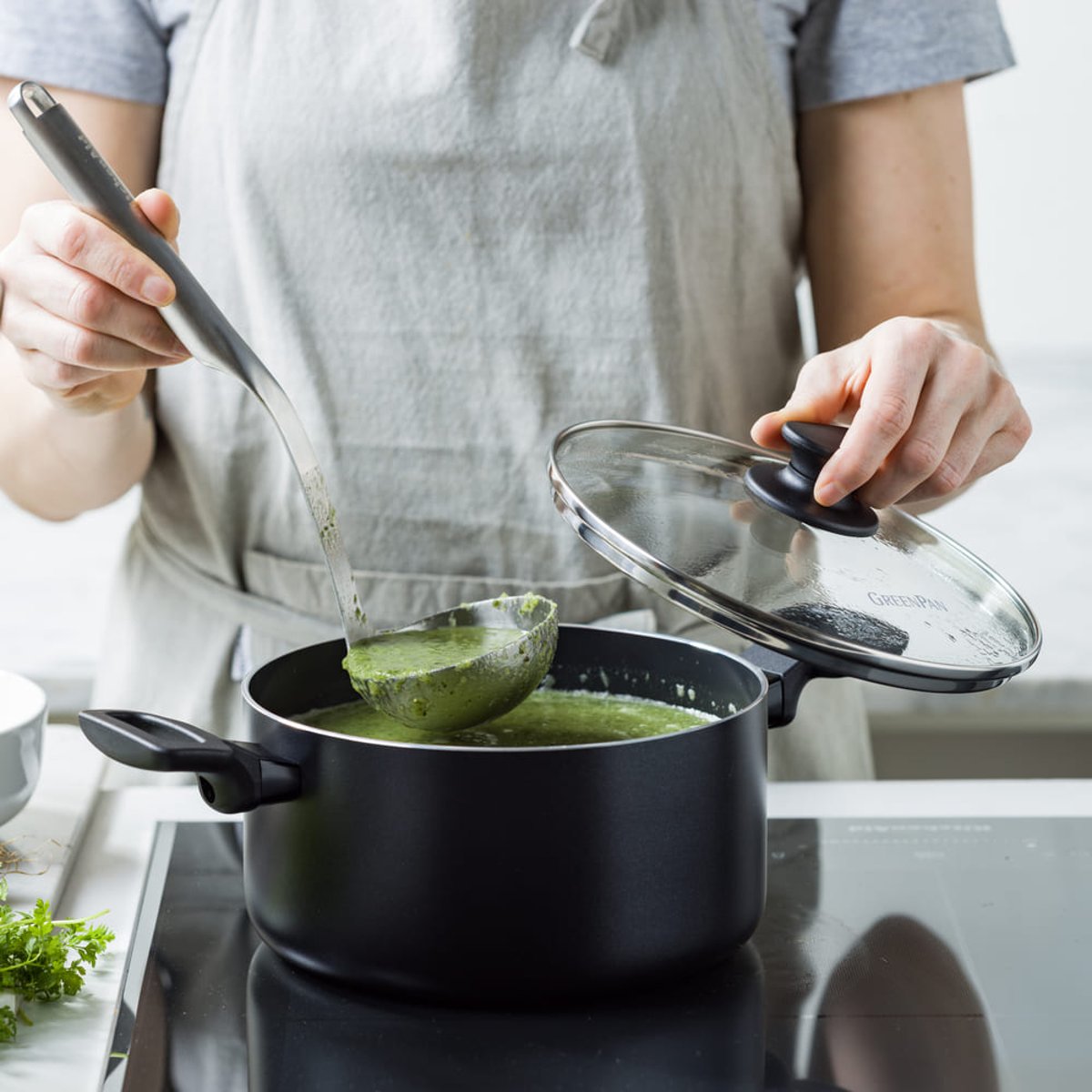 Faitout 24 cm aluminium revêtement céramique-Essence noir, GREENPAN