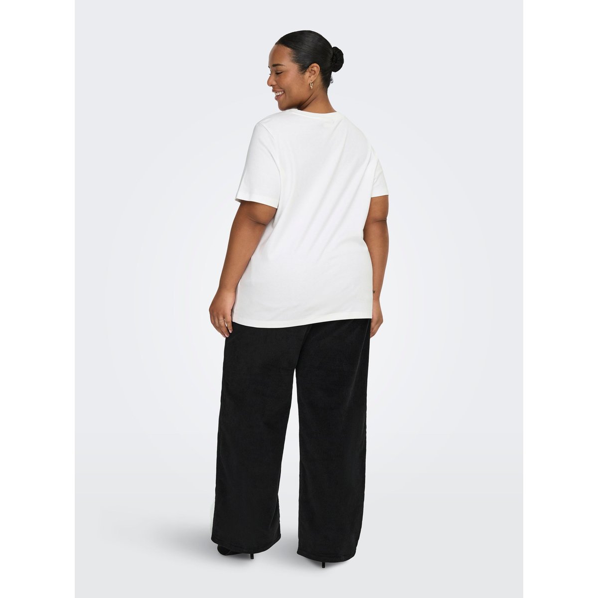Top bright white, ONLY CARMAKOMA