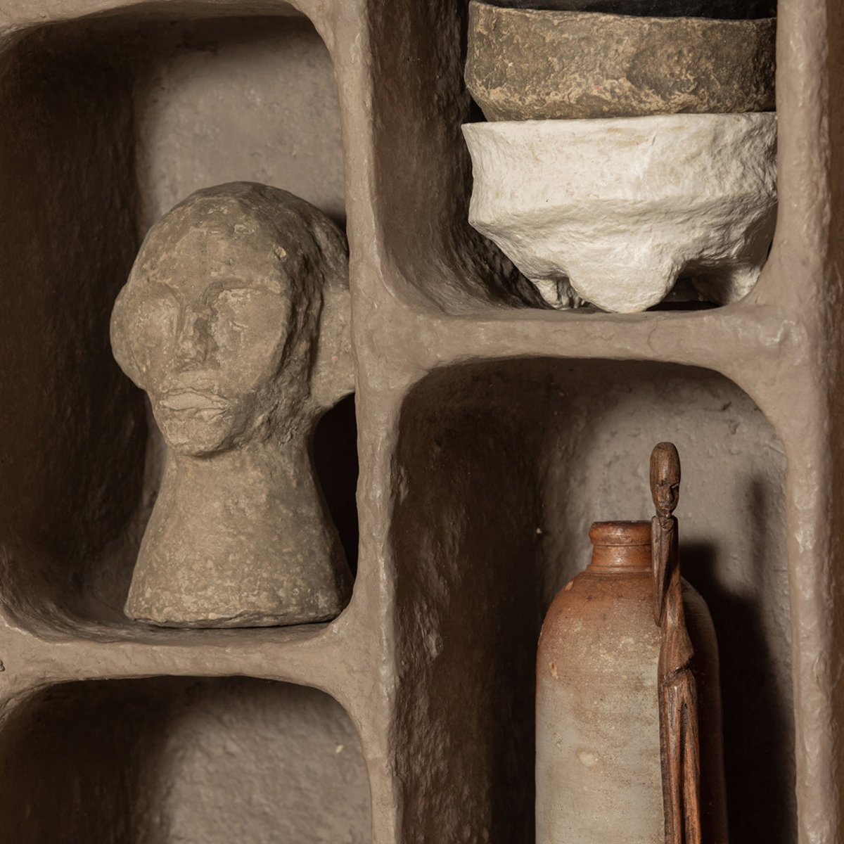 Étagère murale en papier mâché 5 niches- CLAY gris, WOOOD