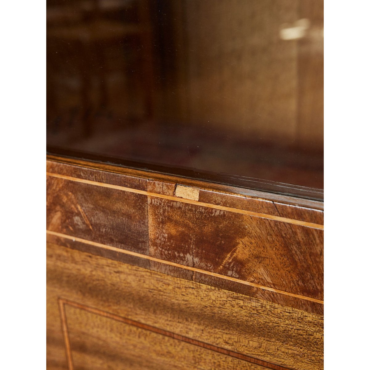 Vitrine en loupe d'acajou Victoria N°1299 - Bon état bois foncé, DEBONGOUT