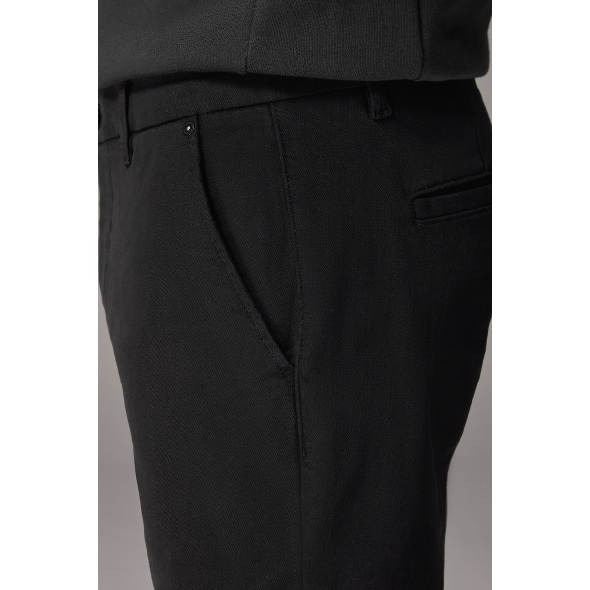Pantalon chino slim noir, NEXT