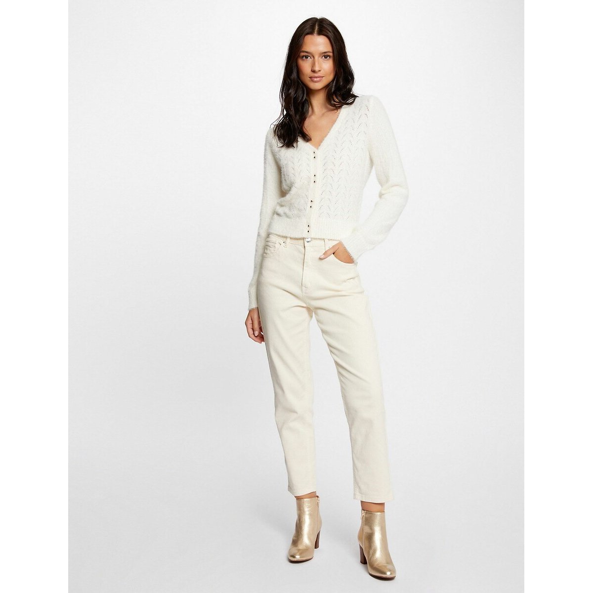 Cropped V-Neck Cardigan in Fine Knit ivory, MORGAN