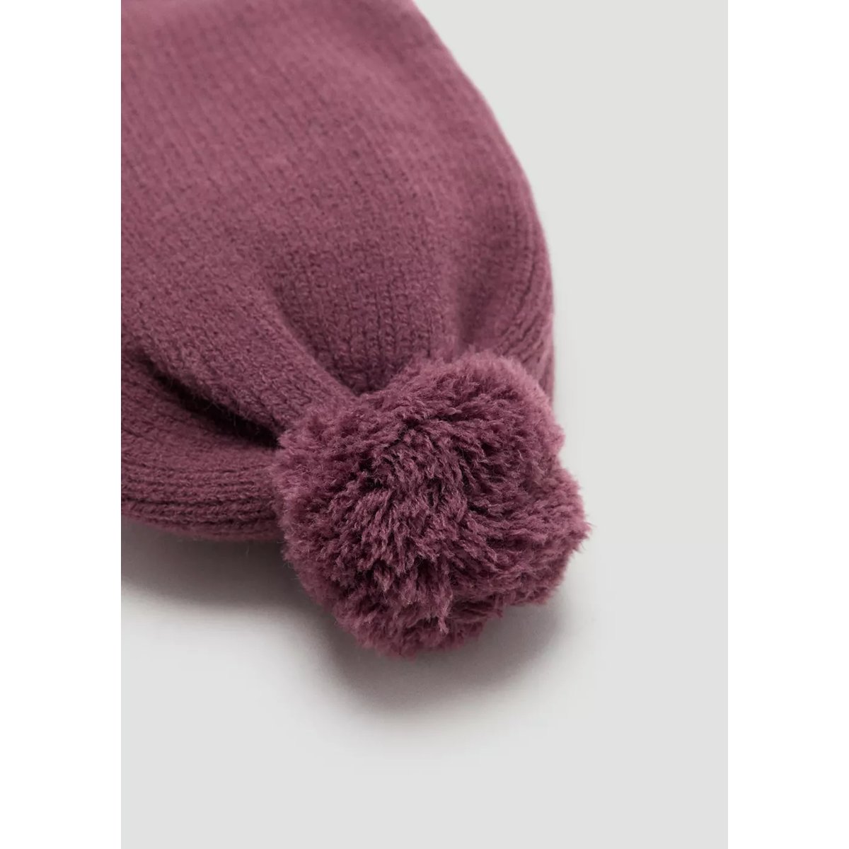 Bonnet en maille avec pompon et cache-oreilles lie de vin, MANGO BABY
