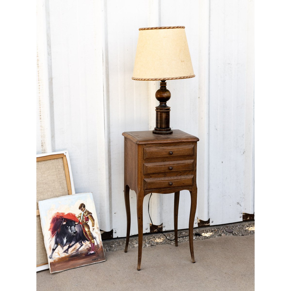 Table de chevet en bois Odile N°1499 - Bon état bois foncé, DEBONGOUT