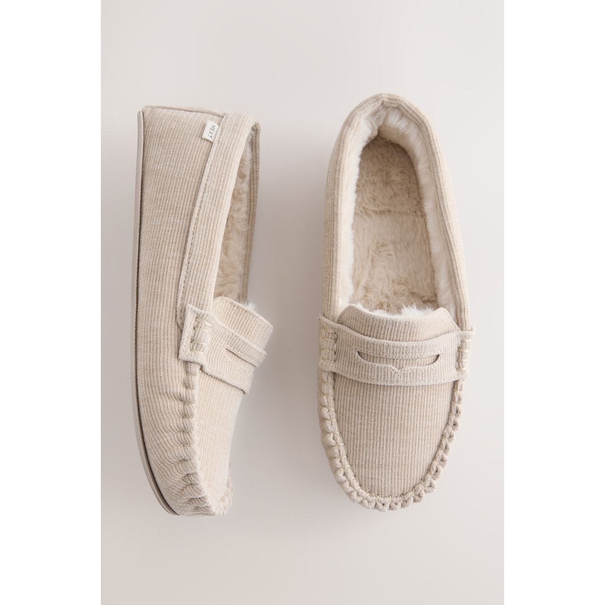Chaussons style mocassins crème/bronze, NEXT