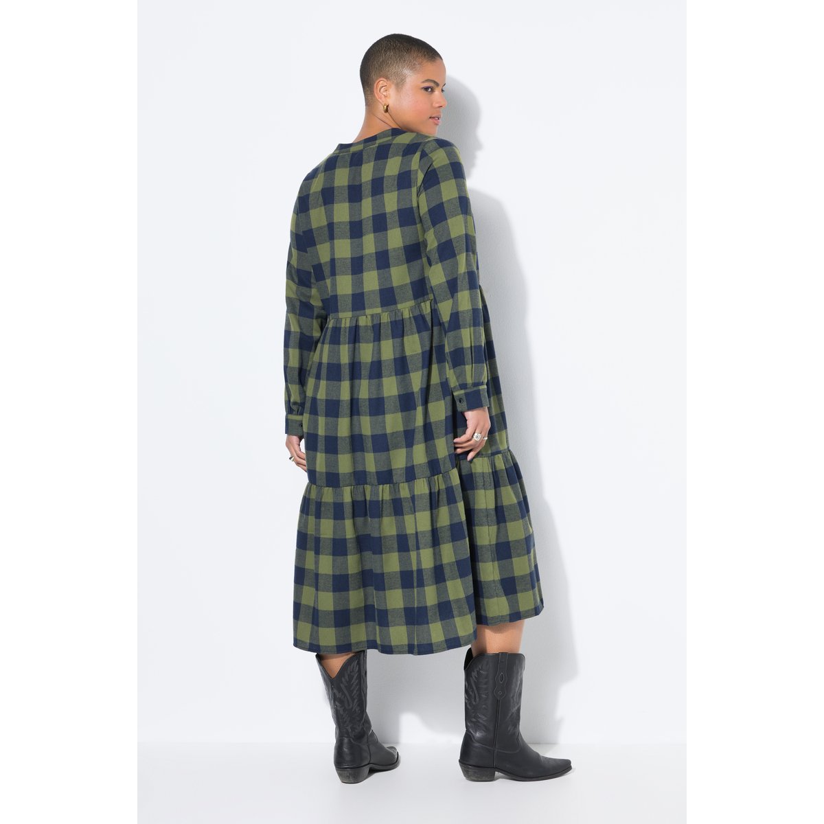 Robe midi à carreaux en flanelle. Manches olive foncé, STUDIO UNTOLD
