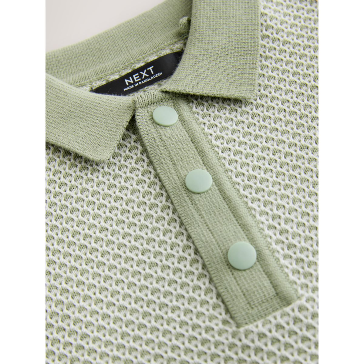 Polo en maille texturée avec col à pressions vert, NEXT