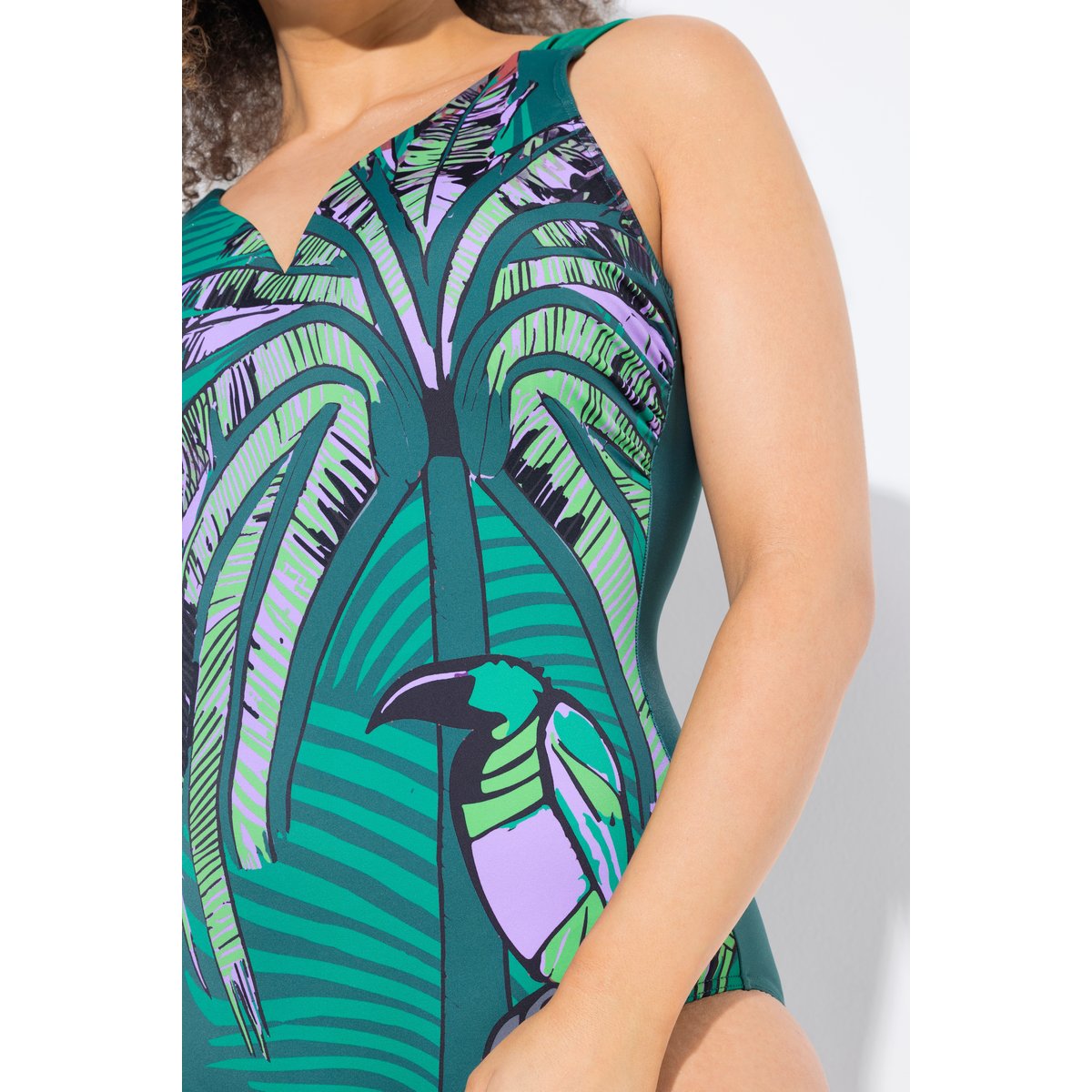 Maillot de bain motif jungle. Bonnets vert foncé, ULLA POPKEN