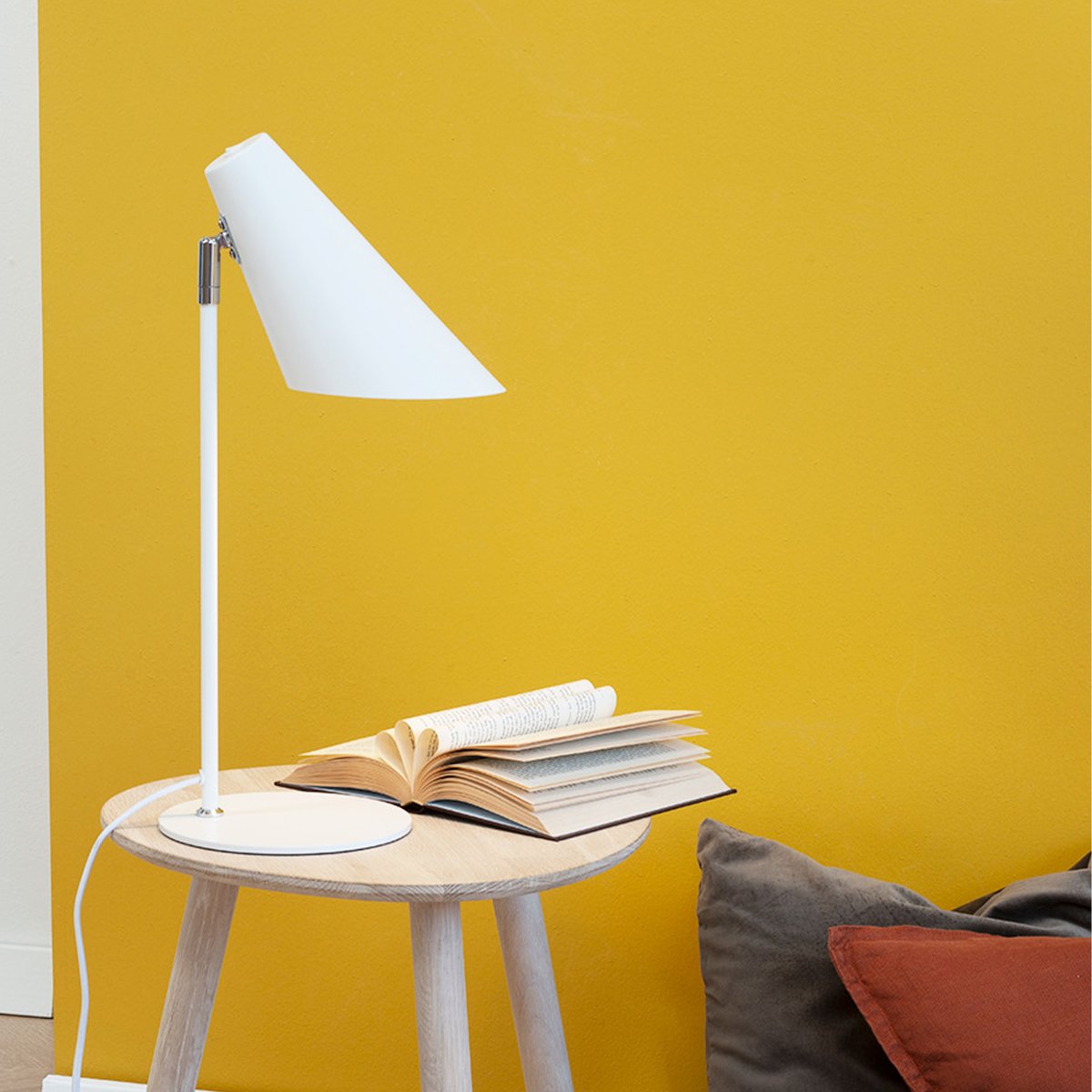 Lampe à poser en métal Cale blanc, DYBERG LARSEN