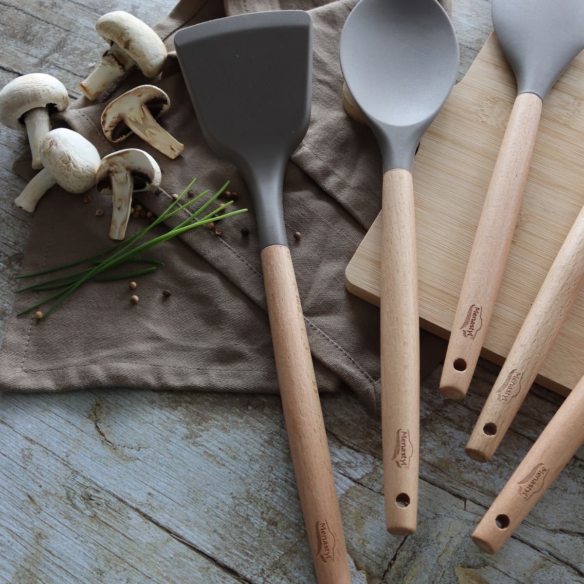 Set de 10 ustensiles en silicone et manche en bois, ELIOTT naturel-taupe, MENASTYL