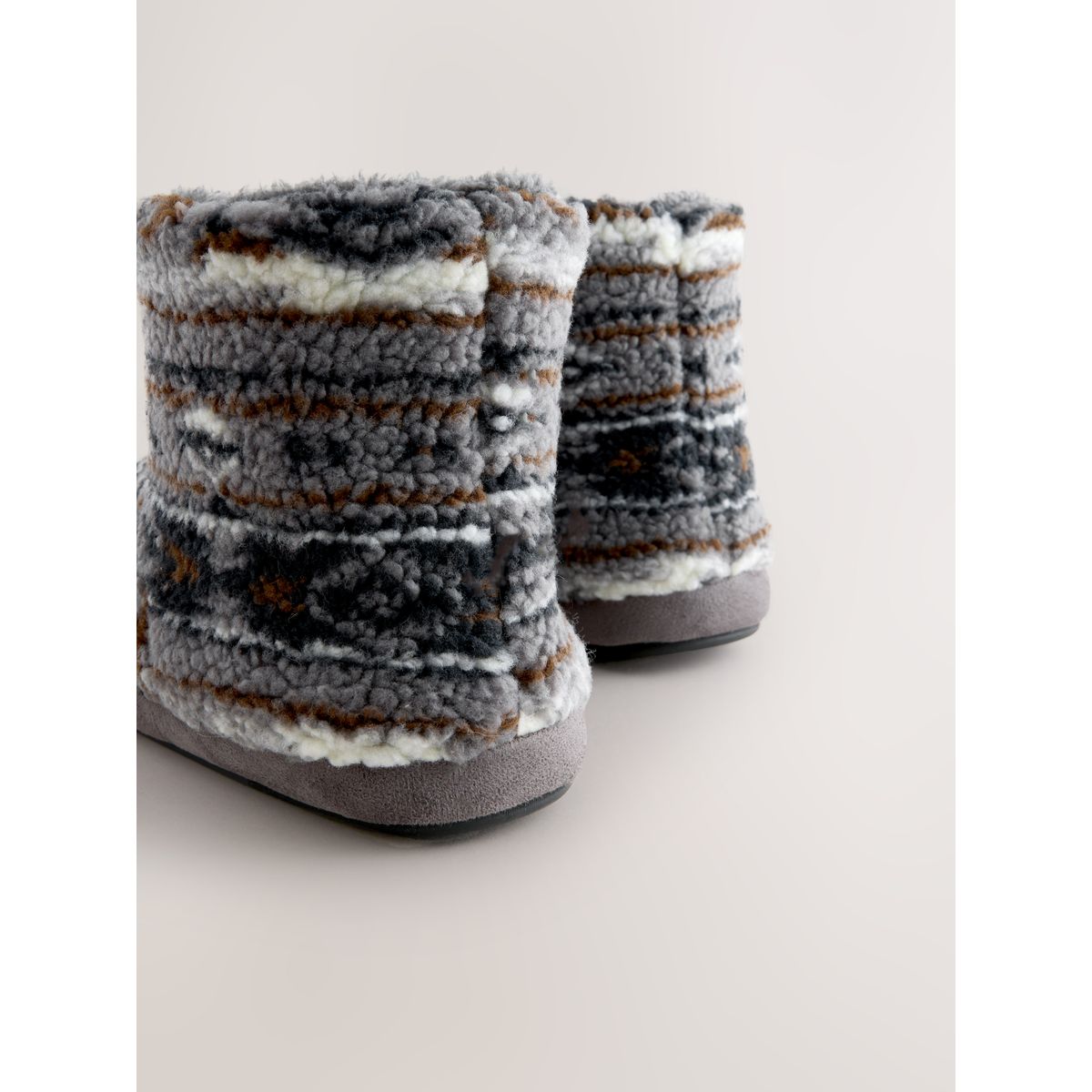 Chaussons bottines en polaire à motif gris, NEXT