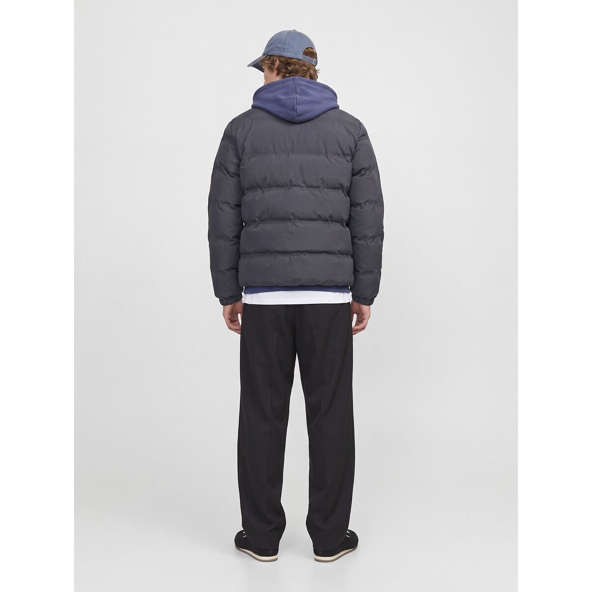 Piumino corto cappuccio fisso e collo alto, per l'inverno grigio asfalto, JACK & JONES