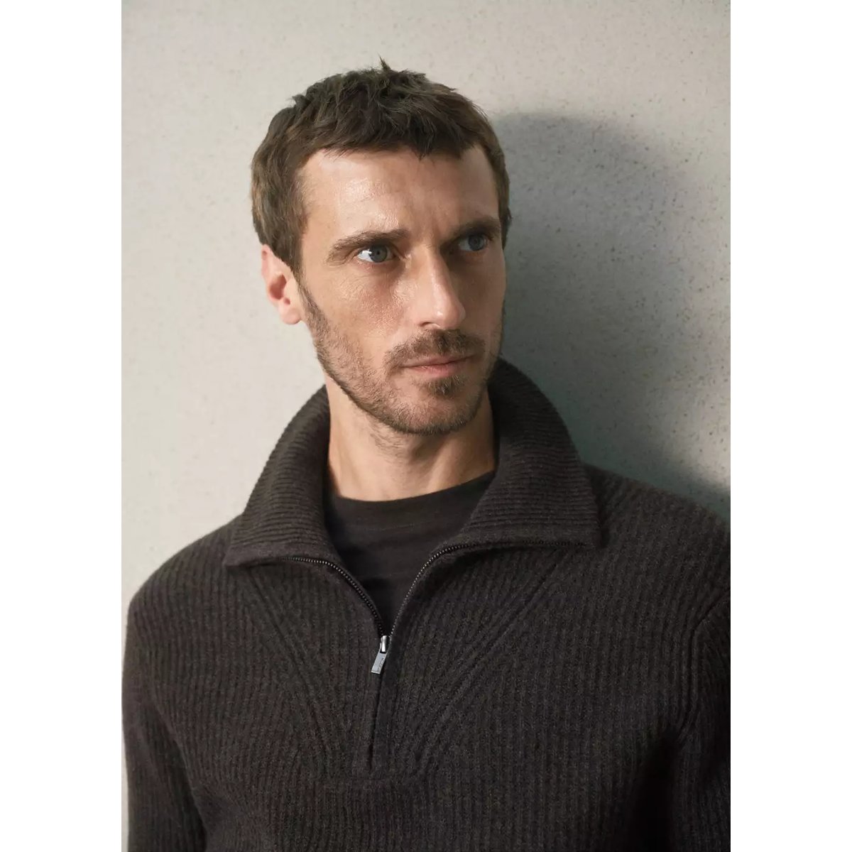 Pull polo en laine à col zippé chocolat, MANGO MAN