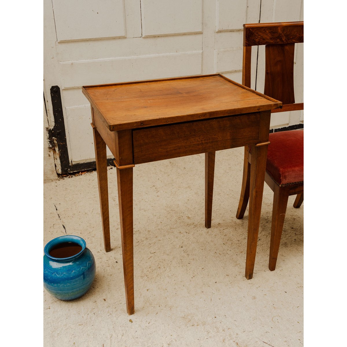 Table d'appoint en bois Francine N°1659 - Bon état bois foncé, DEBONGOUT