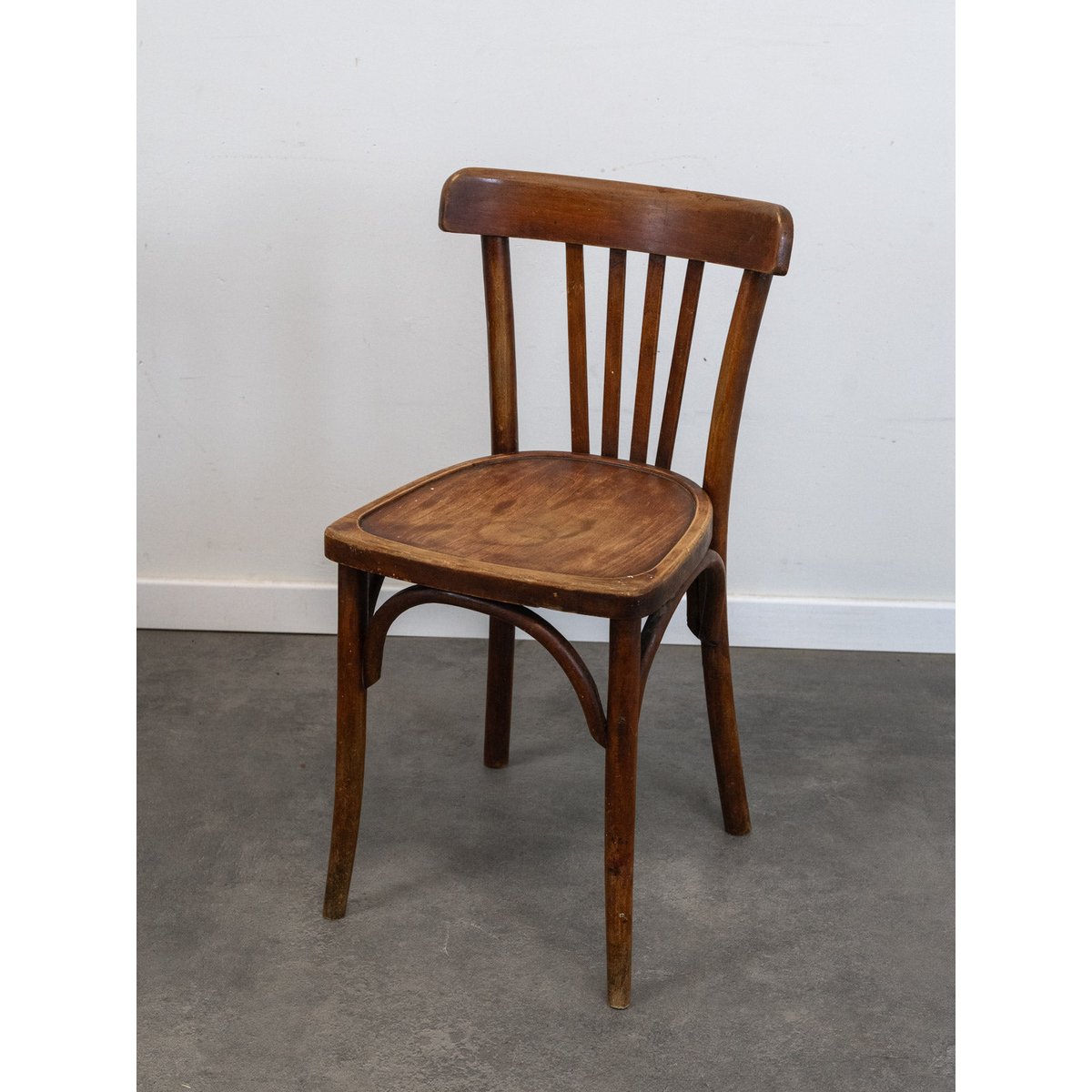 Lot de 4 chaises en bois Luterma Claude N°1365 - Bon état bois foncé, DEBONGOUT