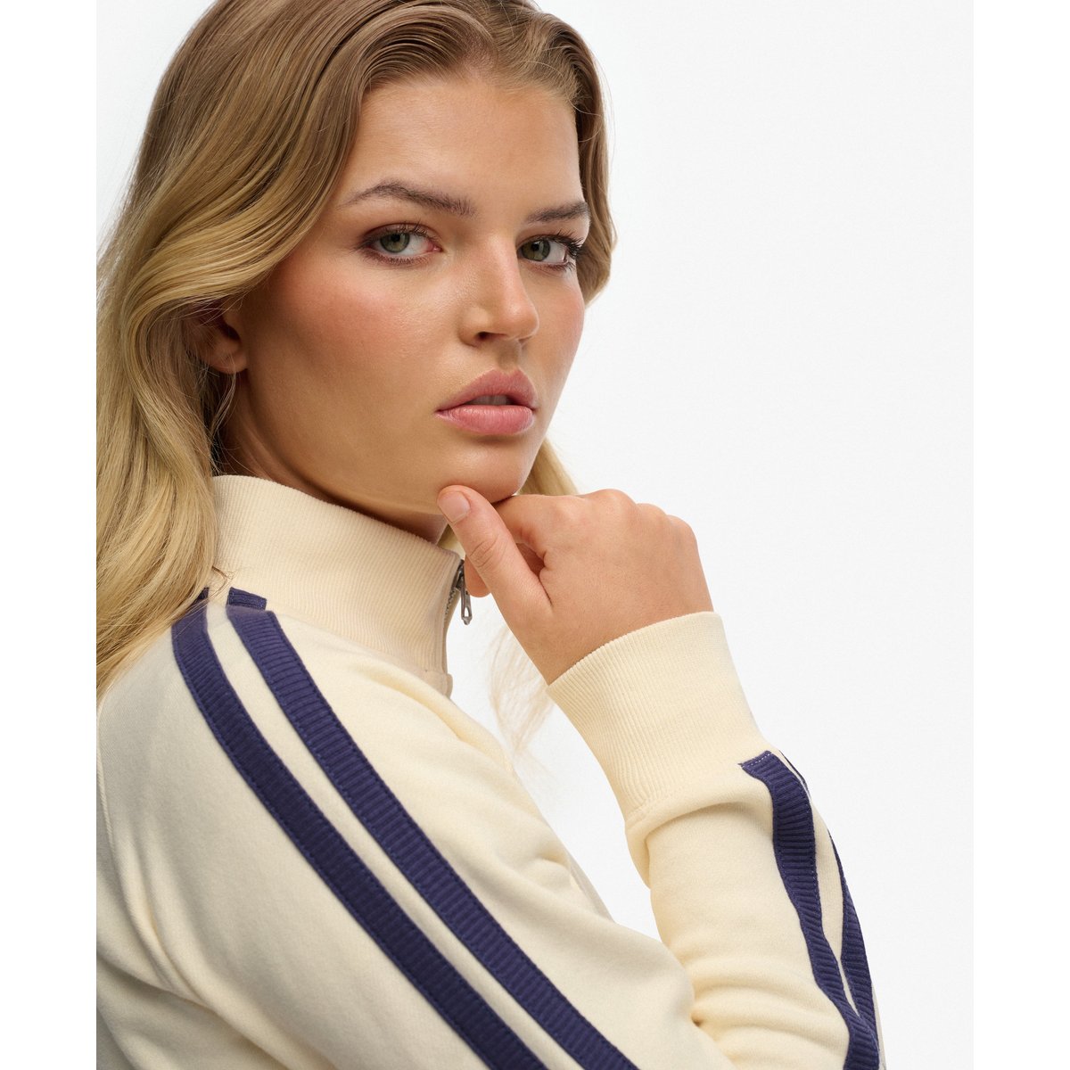 Sweat zippé Essential Logo blanc cassé os du désert, SUPERDRY