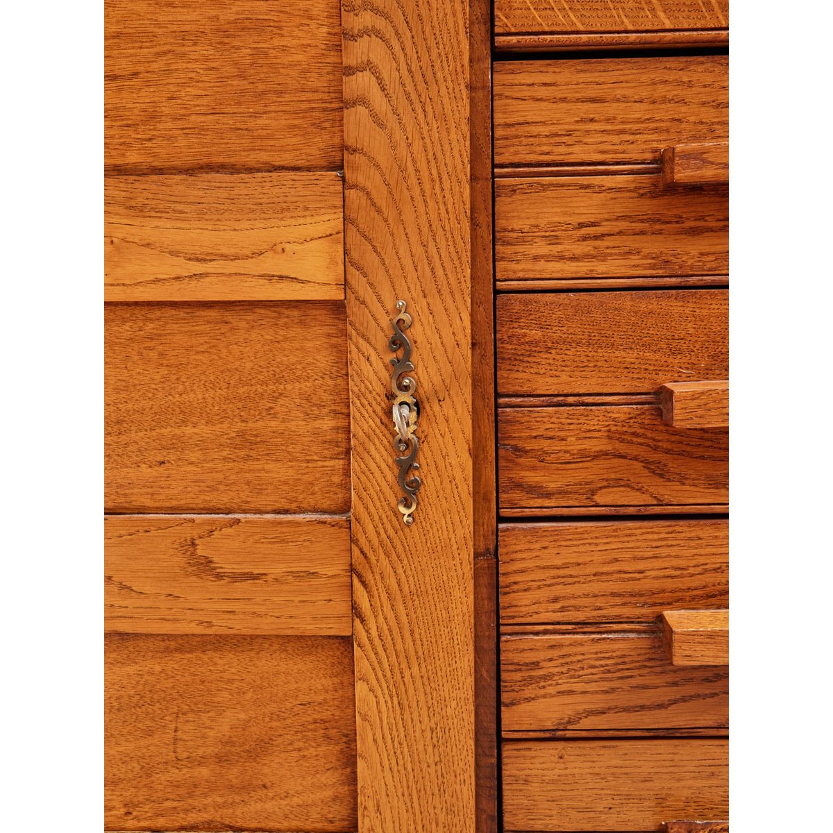 Buffet en bois massif Gilbert N°1457 - Bon état bois clair, DEBONGOUT