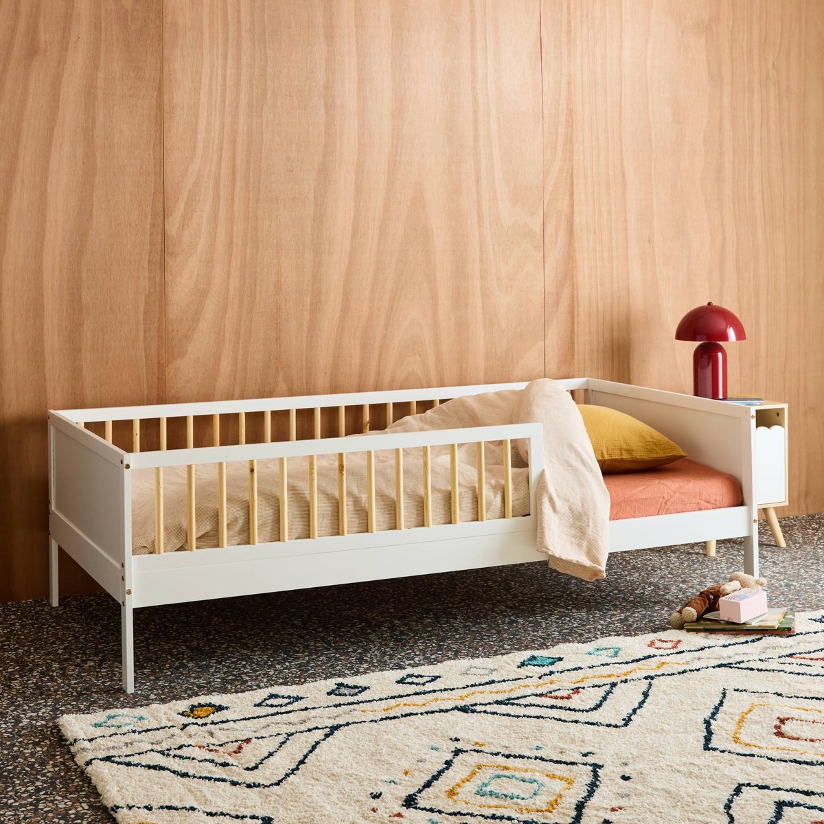 Lit enfant 90 x 190 cm pin naturel sommier à lattes inclus ELIO blanc, SWEEEK