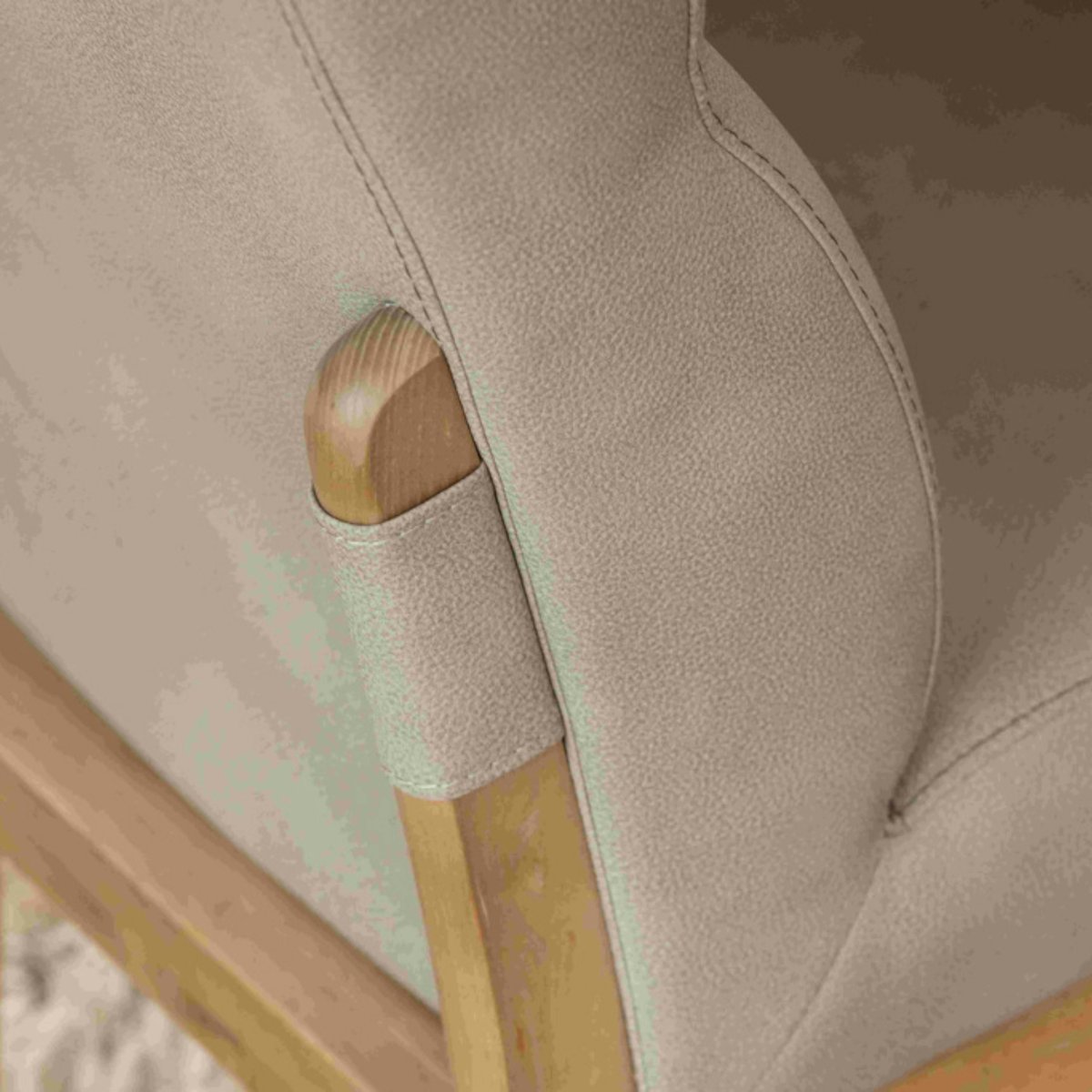 Chaise salle à manger taupe confort, pieds bois clair (lot de 2) NEXA taupe, PIER IMPORT
