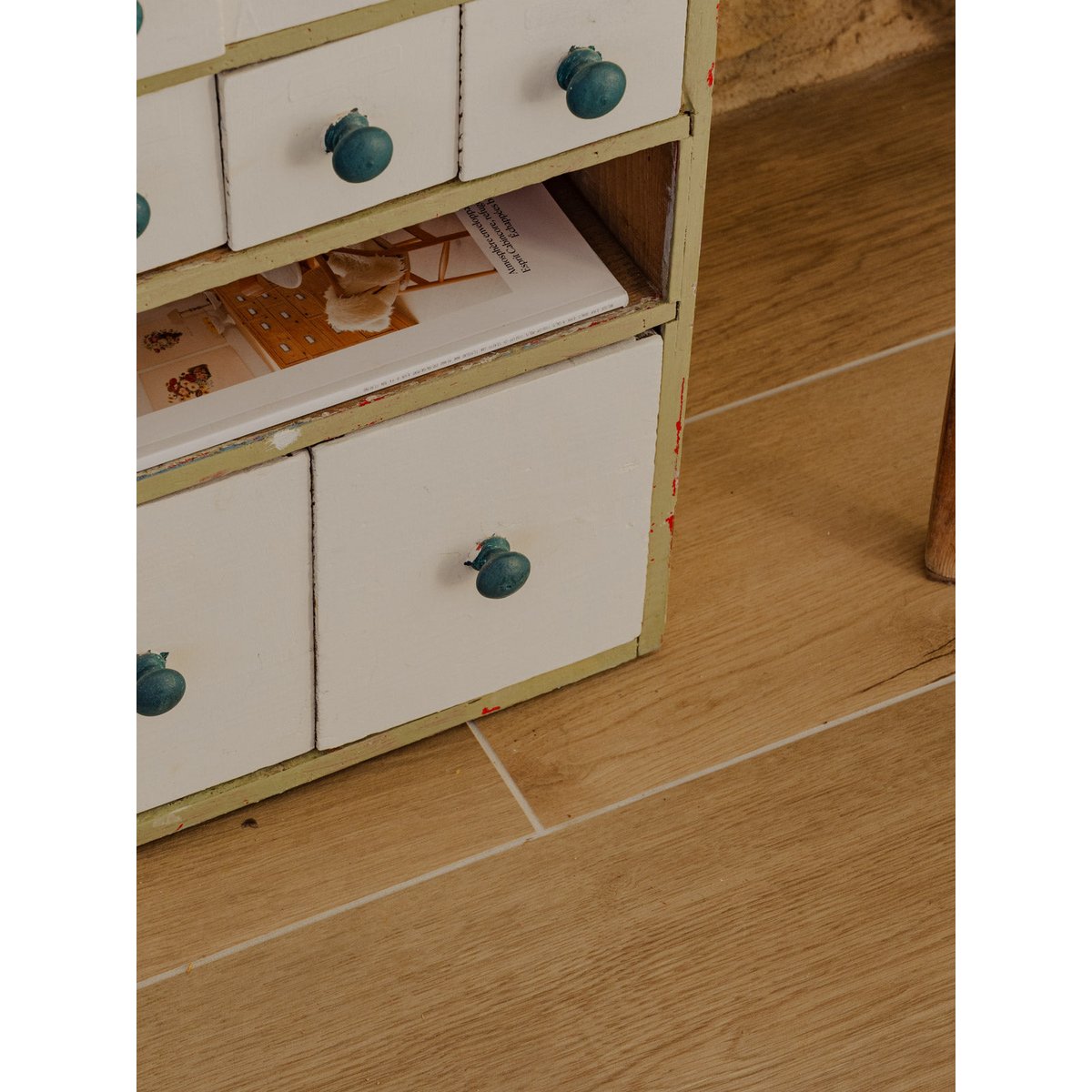 Petit meuble de métier en bois Fernand N°369 - Bon état blanc, DEBONGOUT