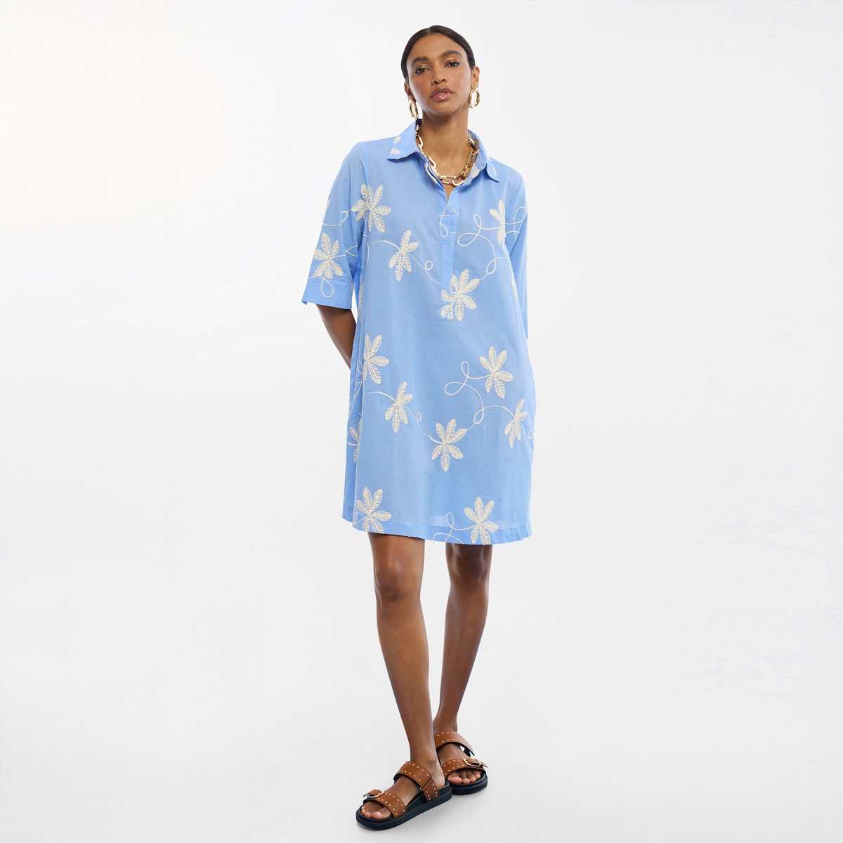 Robe chemise brodée coupe trapèze ciel, LOLA CASADEMUNT