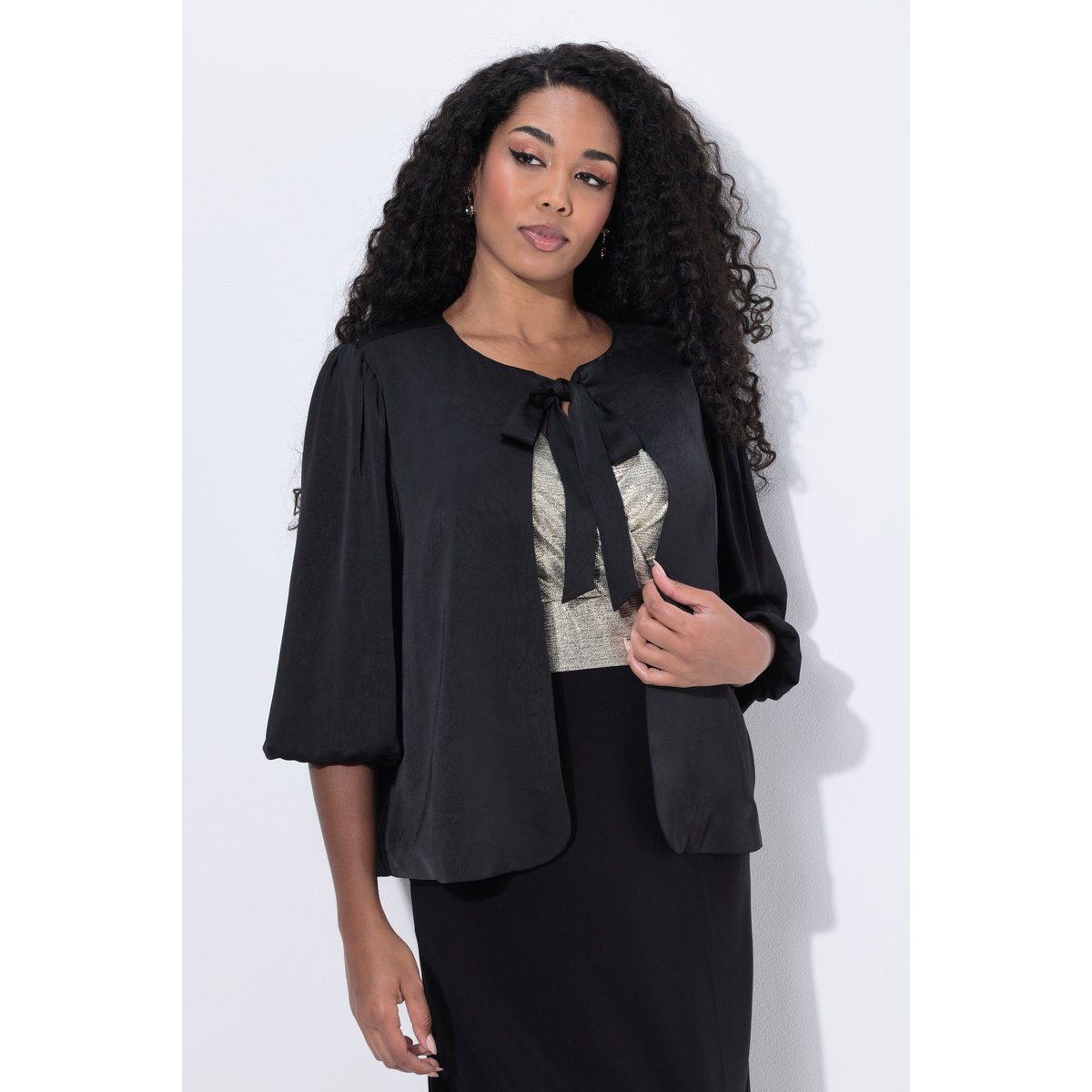 Veste courte à col rond et larges manches noir, ULLA POPKEN