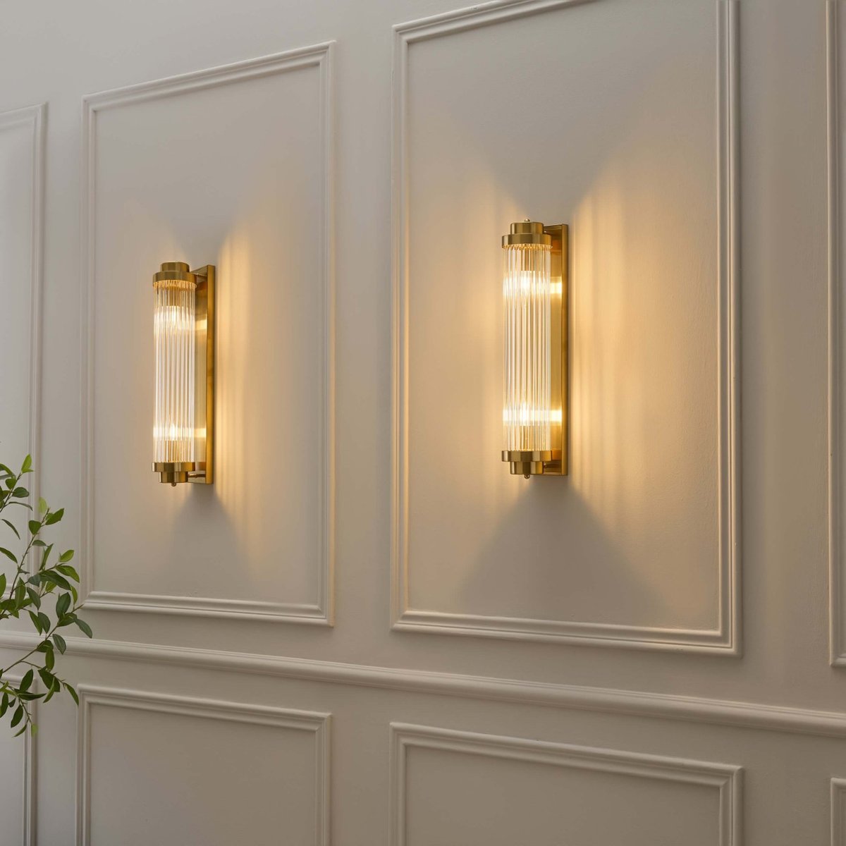 Grande applique design en verre - ELEANE transparent et laiton, KOSILUM