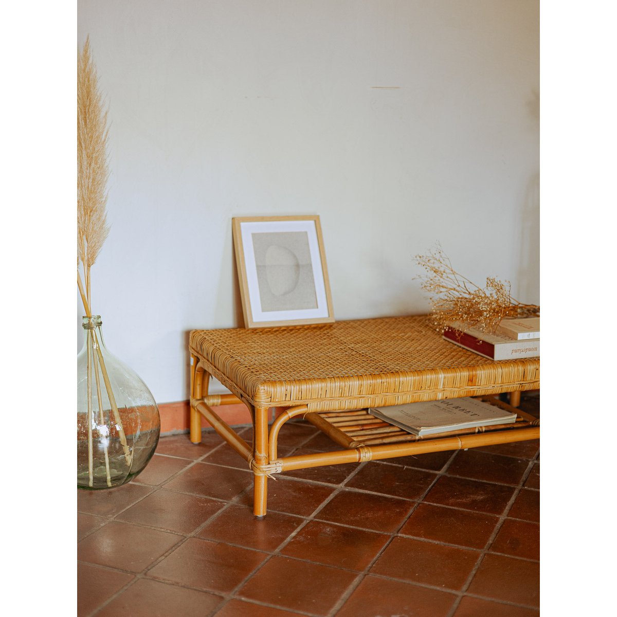 Table basse en osier et surface en cannage Léonie N°1074 - Bon état bois clair, DEBONGOUT