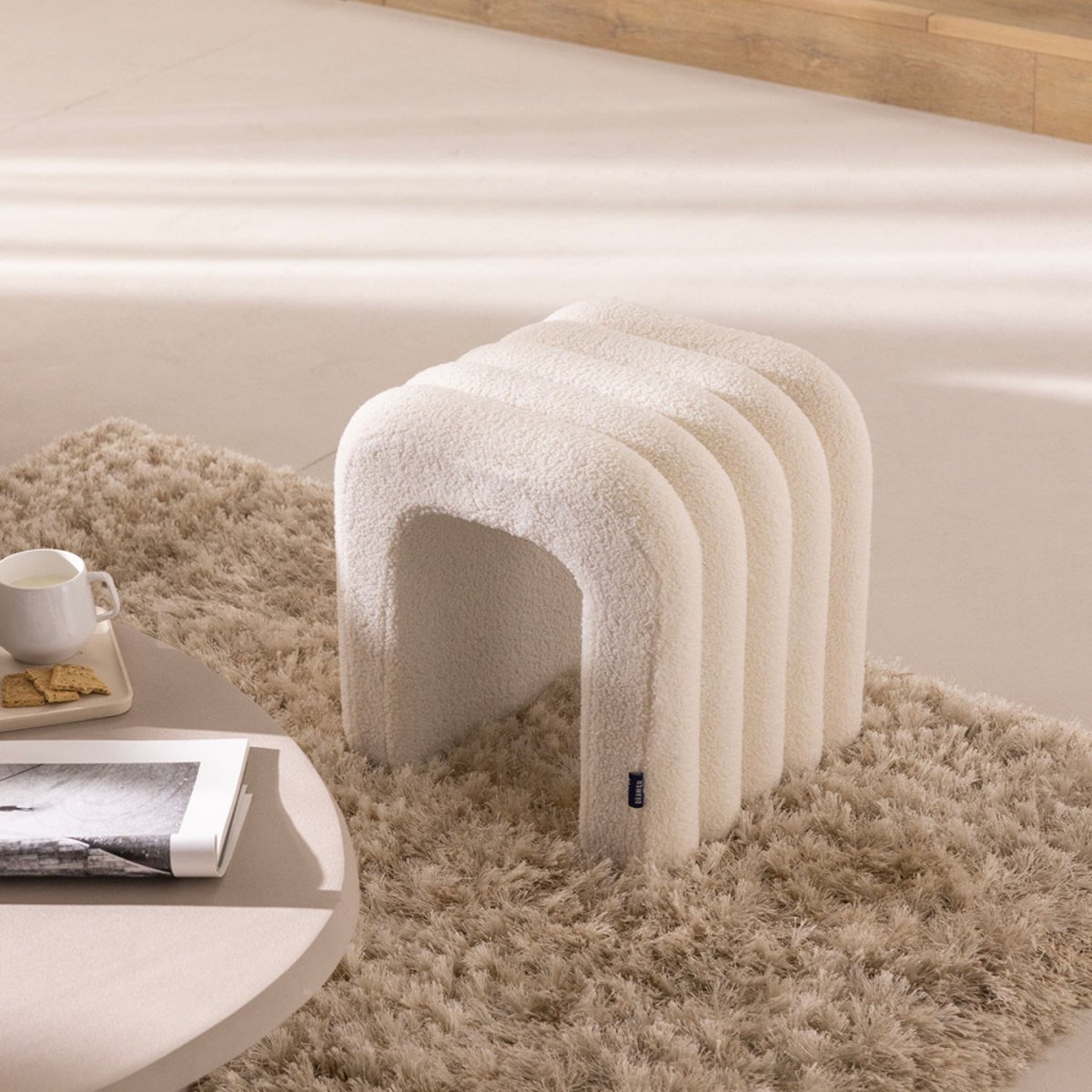 Tabouret rembourré en tissu bouclette- MUI blanc, DRAWER