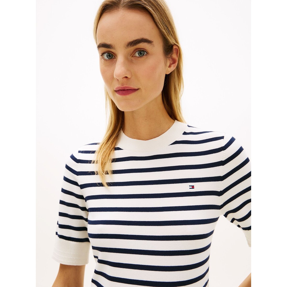 Pull a maniche corte a righe con scollo rotondo rigato écru/marine, TOMMY HILFIGER