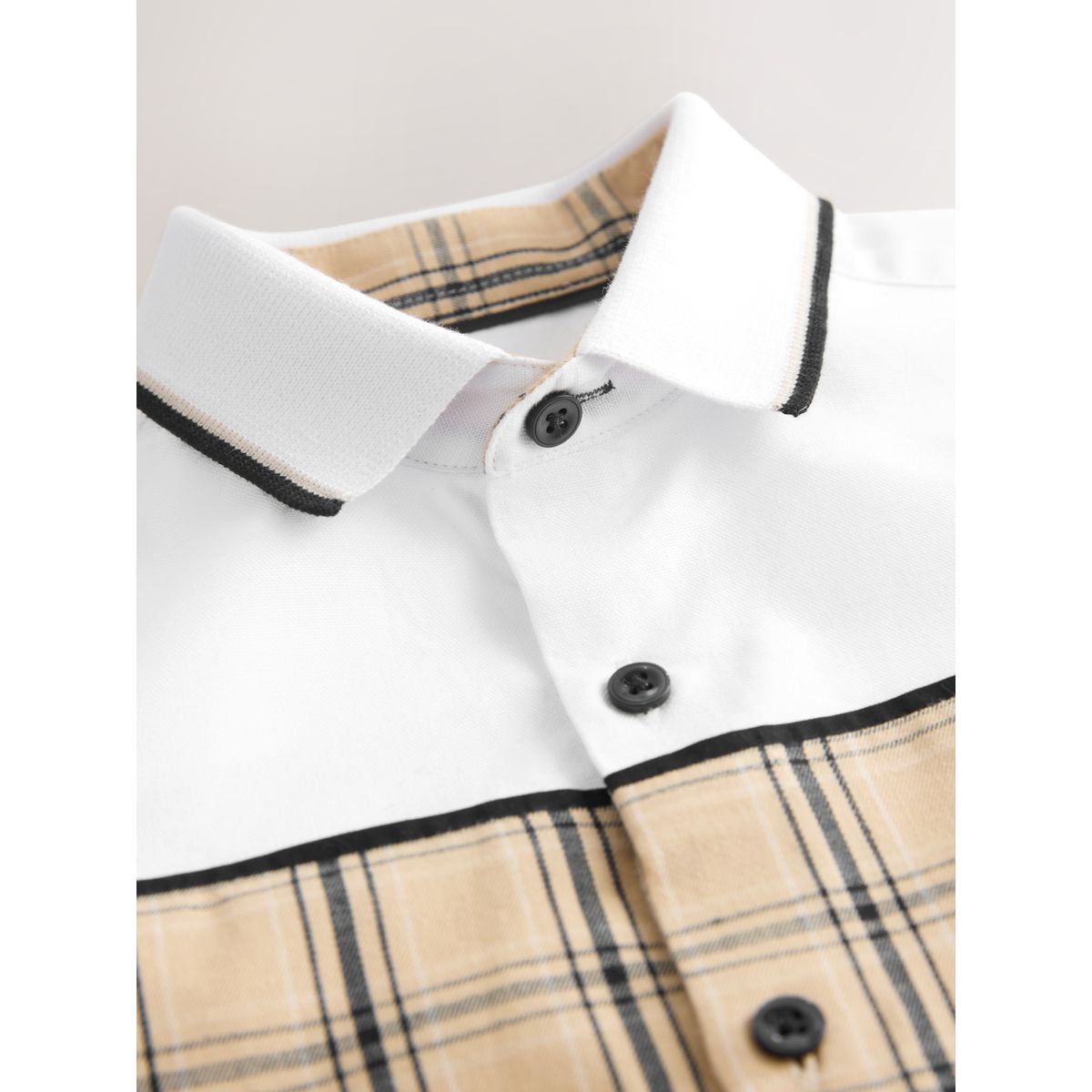 Chemise habillée à manches courtes raccord à carreaux blancs, NEXT