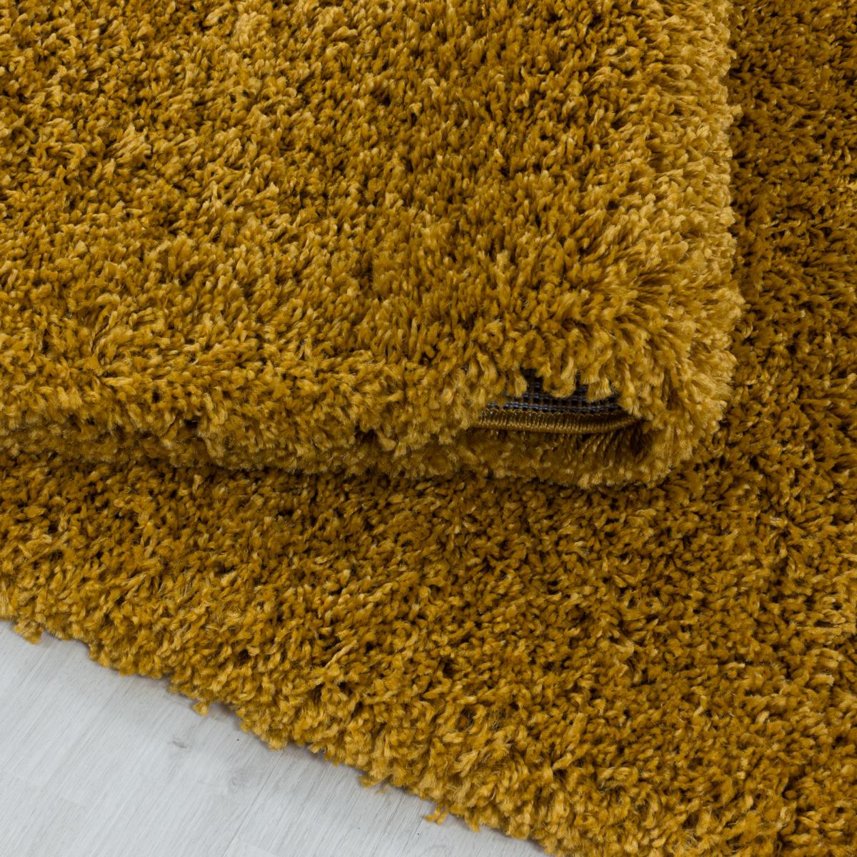 Tapis poils longs shaggy tissé motif uni UNI I or, UN AMOUR DE TAPIS