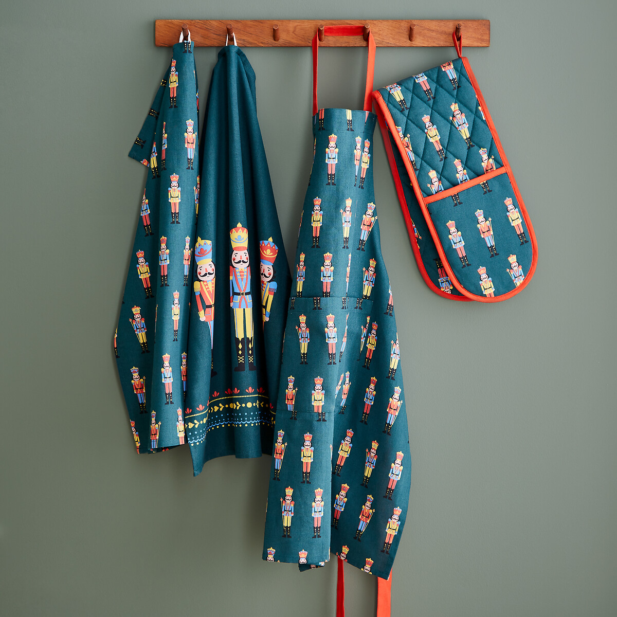 Christmas Nutcracker Apron green, CATHERINE LANSFIELD