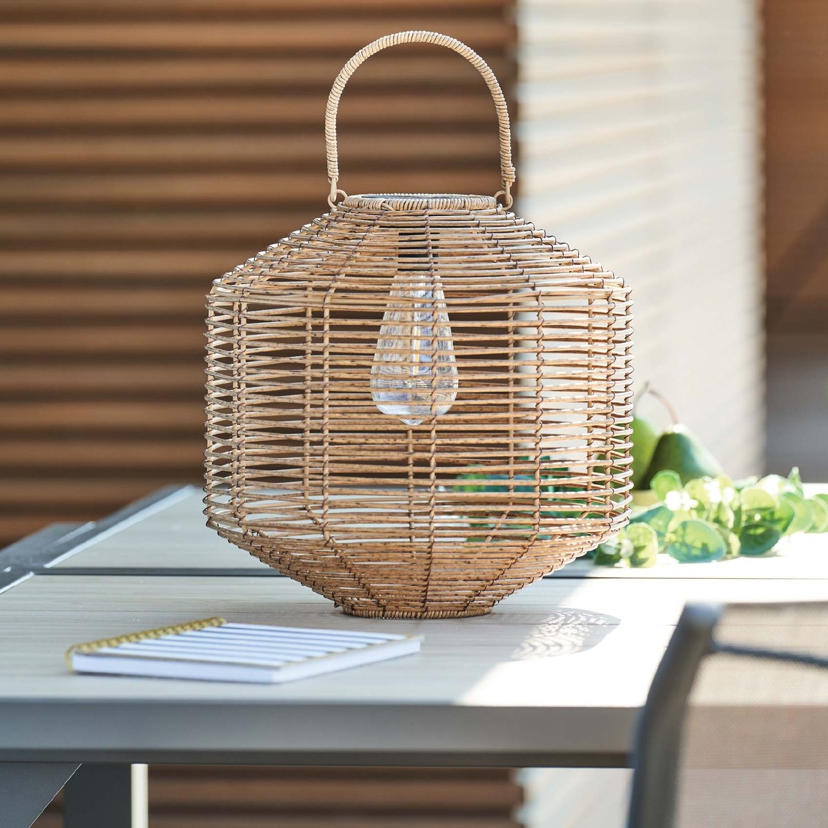 Lampe solaire d'extérieur en rotin tressé CUBA beige moyen, ATMOSPHERA