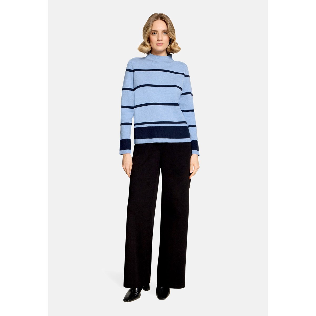 Pull-over en fine maille à col droit patch blue/dark blue, BETTY BARCLAY