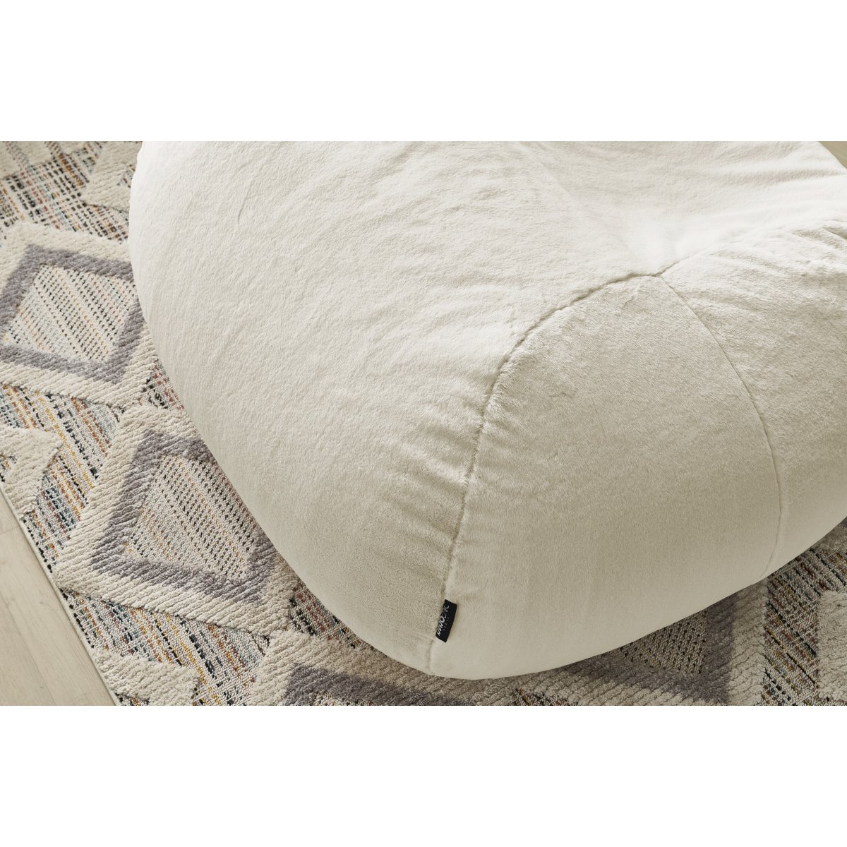 Pouf tissu imitation fourrure, VOLTAIRE blanc, BOBOCHIC