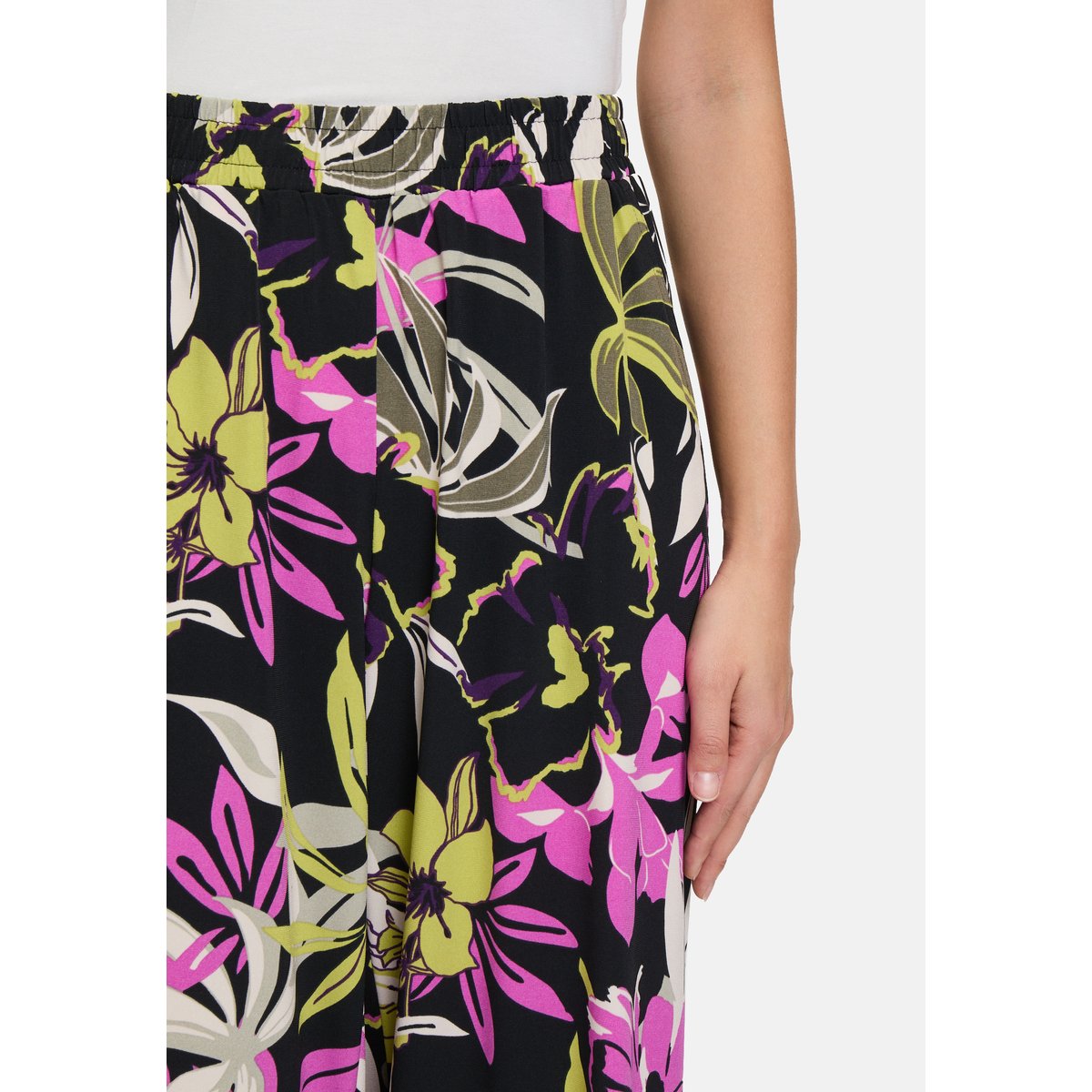 Pantalon à enfiler à poches extérieures black/khaki, BETTY BARCLAY