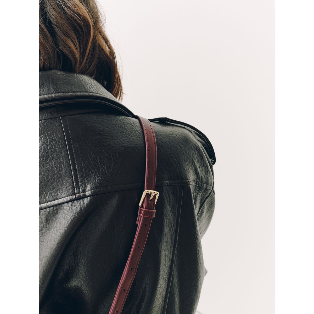 Mini sac à main en imitation fourrure rouge bordeaux, NEXT