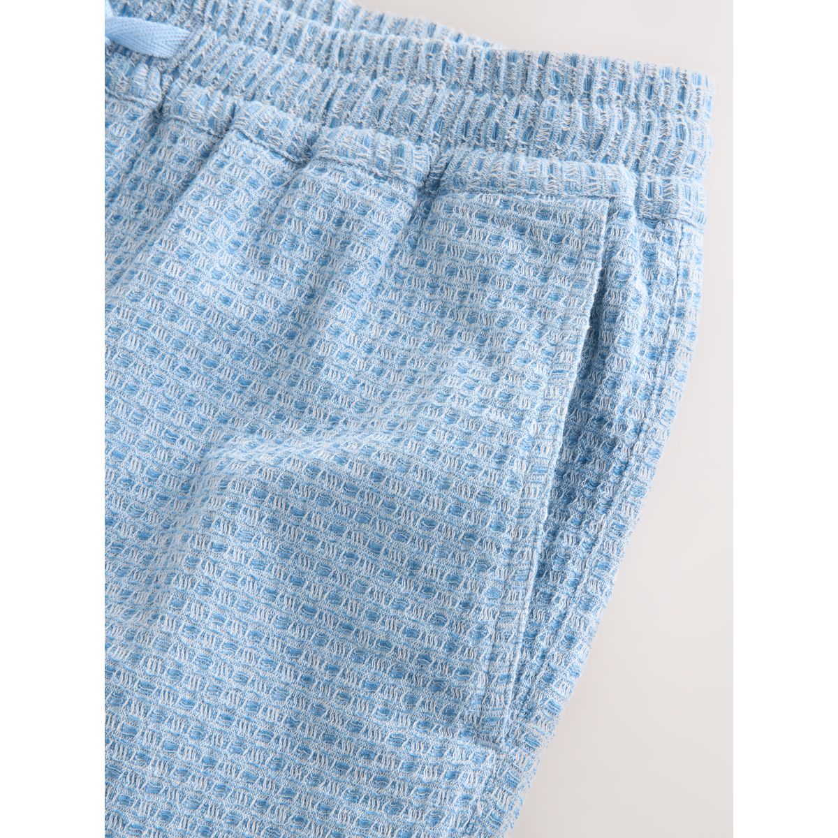 Short texturé gaufré avec cordon de serrage bleu, NEXT
