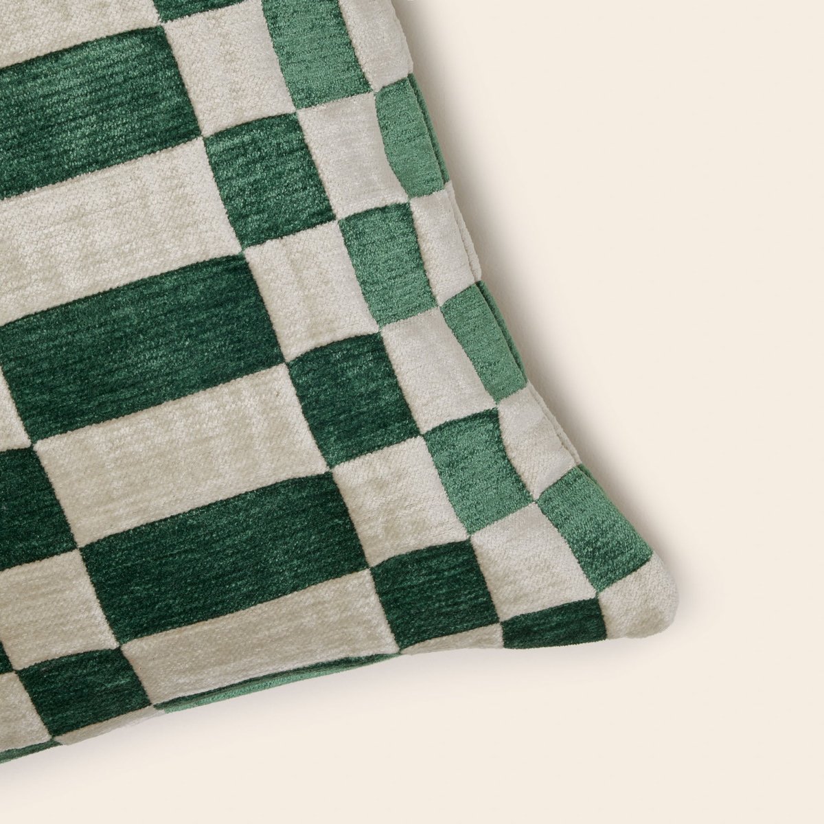 Housse De Coussin en Chenille épaisse au motif damier TCHEKY ecru et vert vif, MADURA