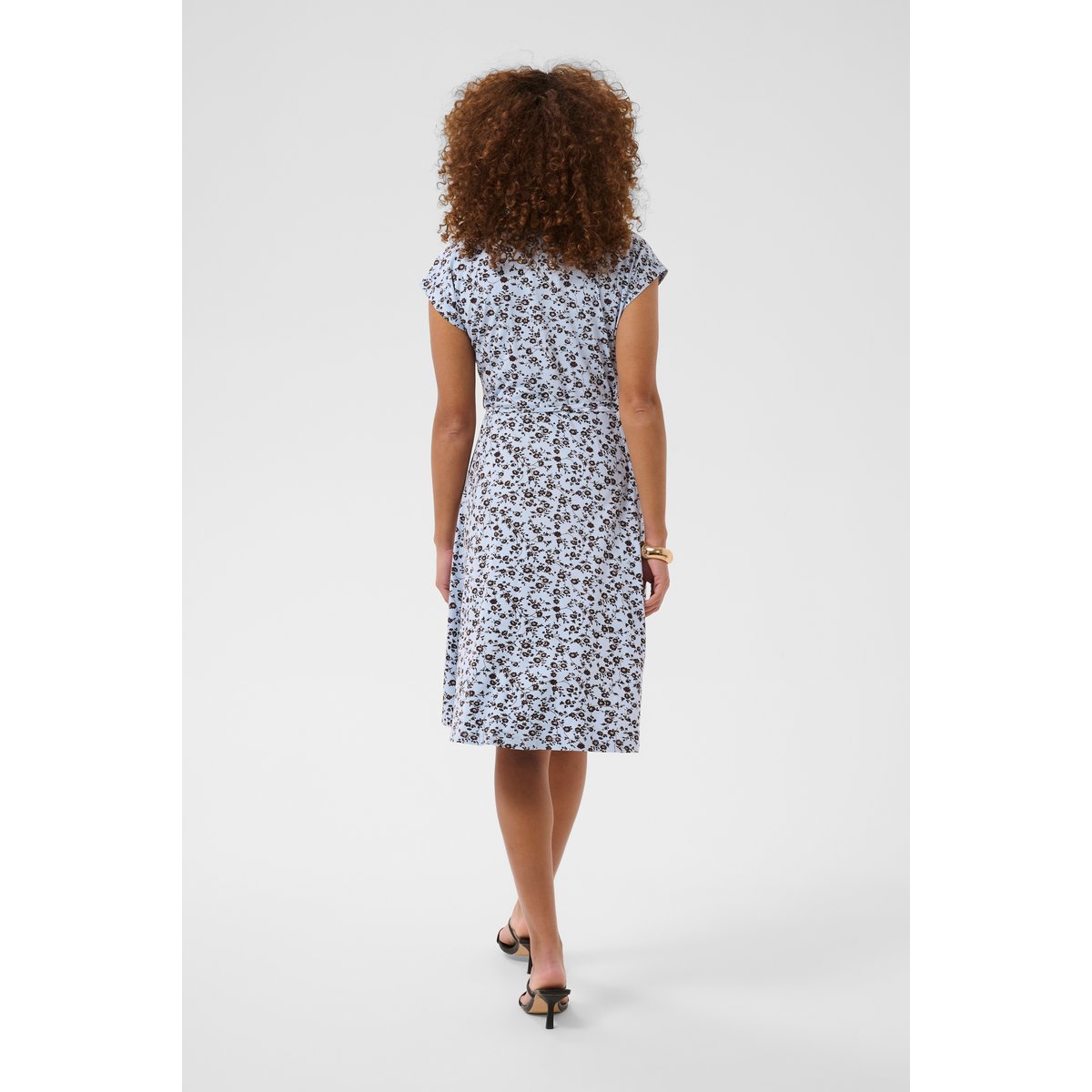 Robe bleu blue fog w. coffee bean flower, KAFFE