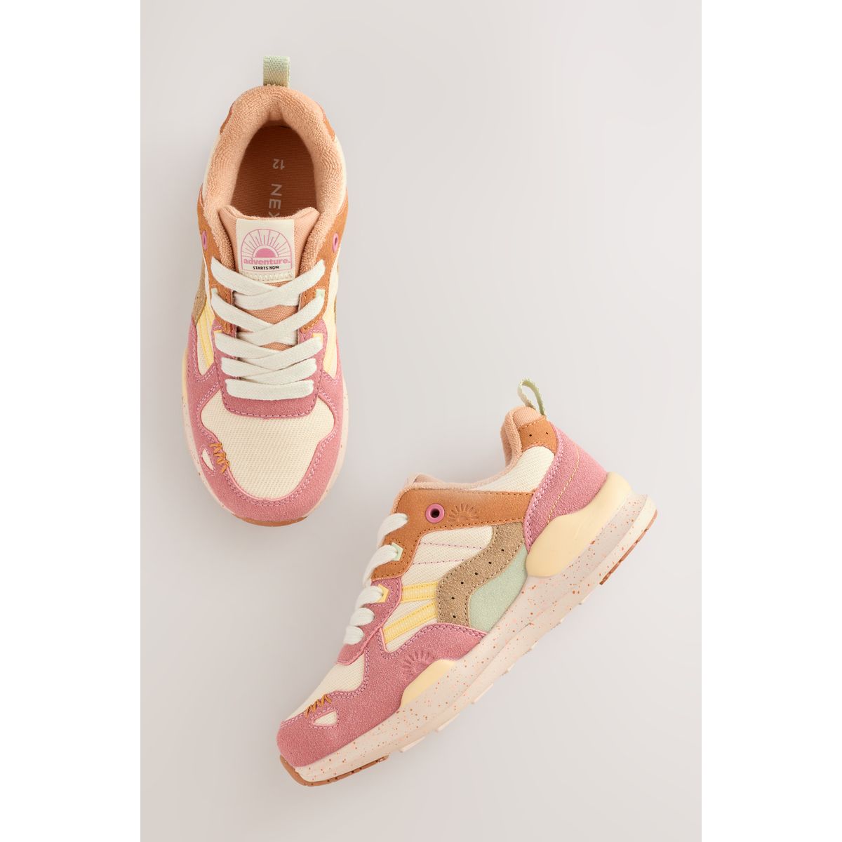Baskets à lacets colour-block doux, NEXT